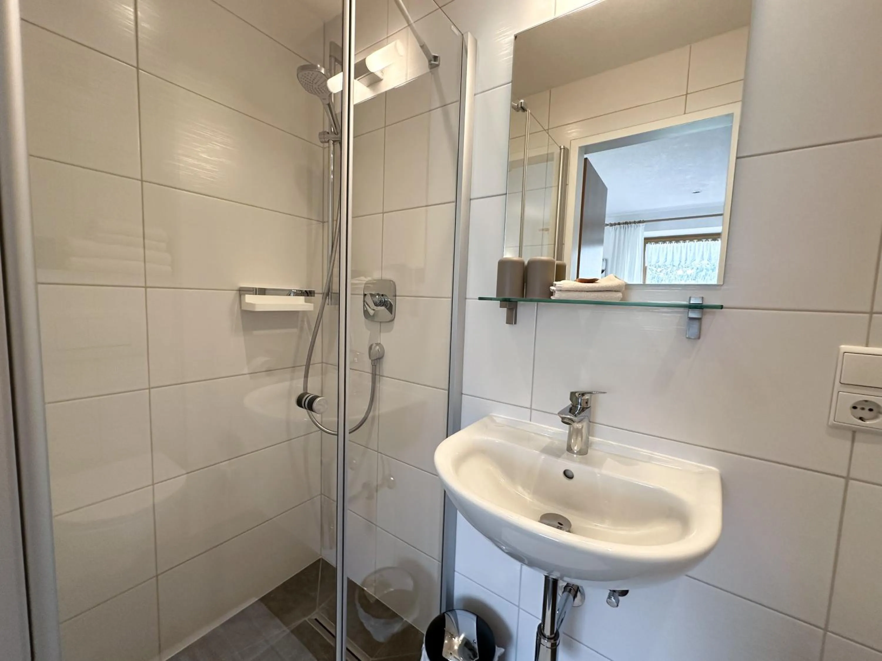 Shower in Frühstückspension Seeblick