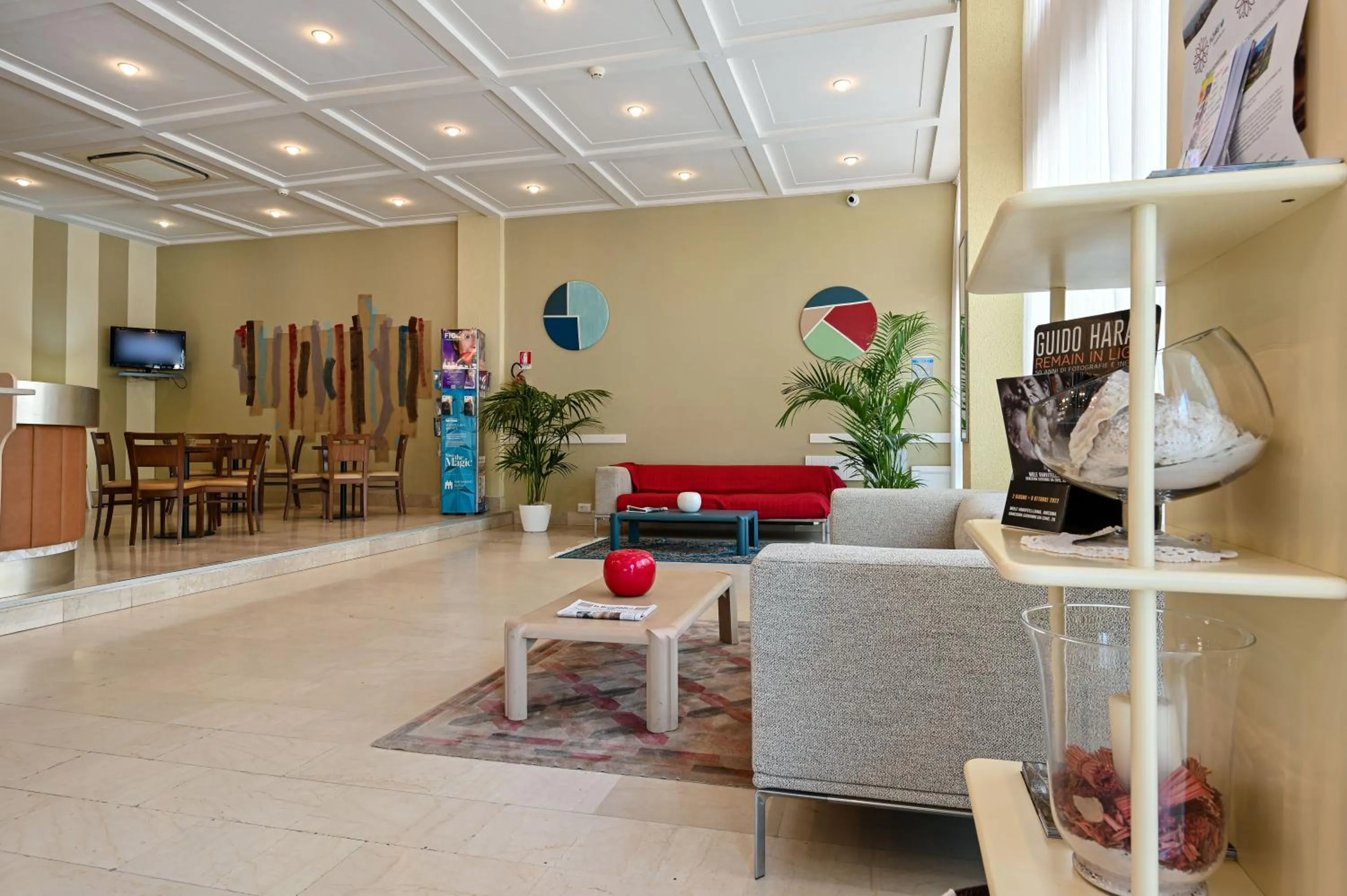 TV and multimedia in Amadei Hotel Promenade