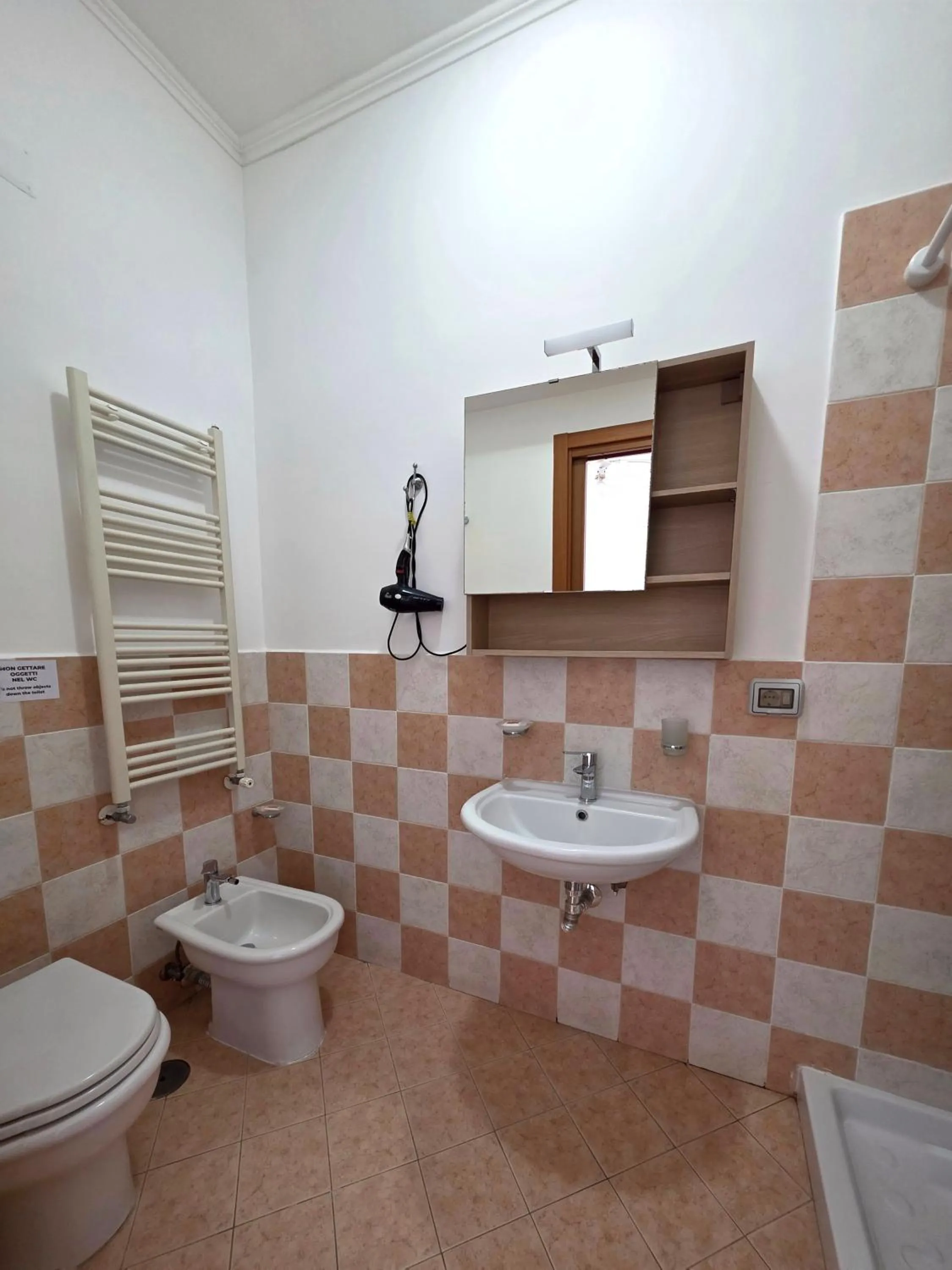 Shower in Oasi Relais