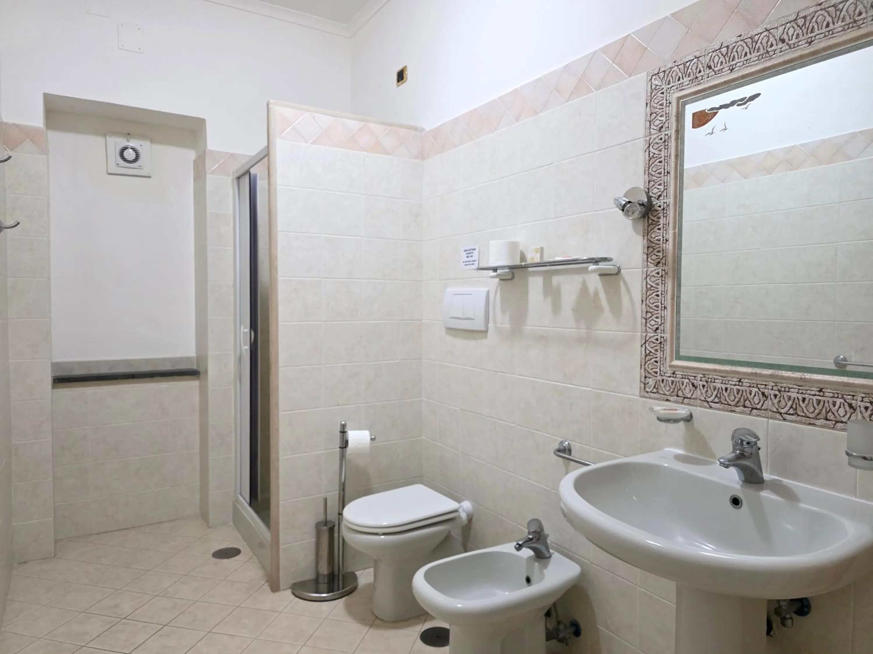 Shower in Oasi Relais