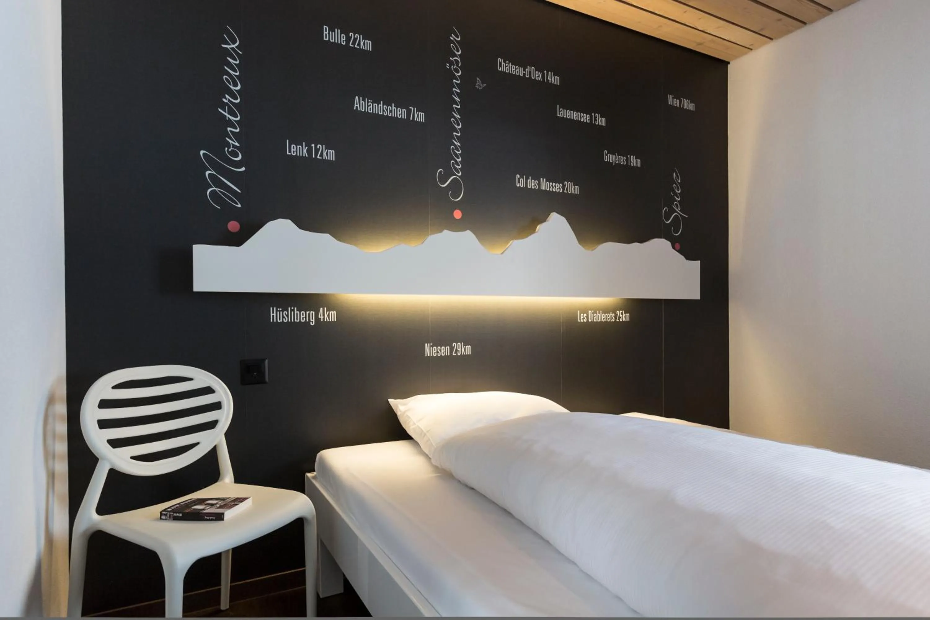 Photo of the whole room, Bed in Le Petit Relais