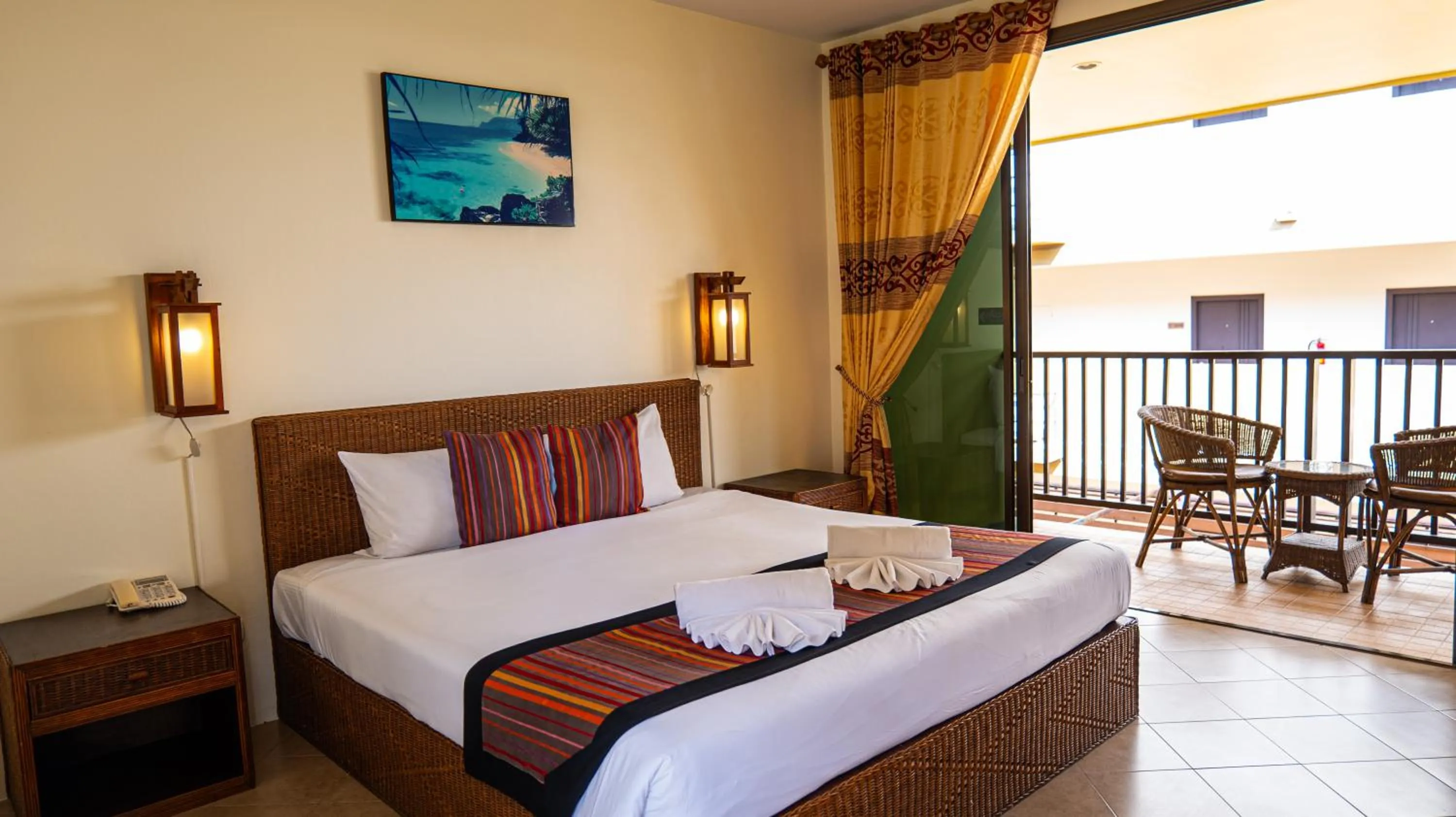 Bed in Kata Silver Sand