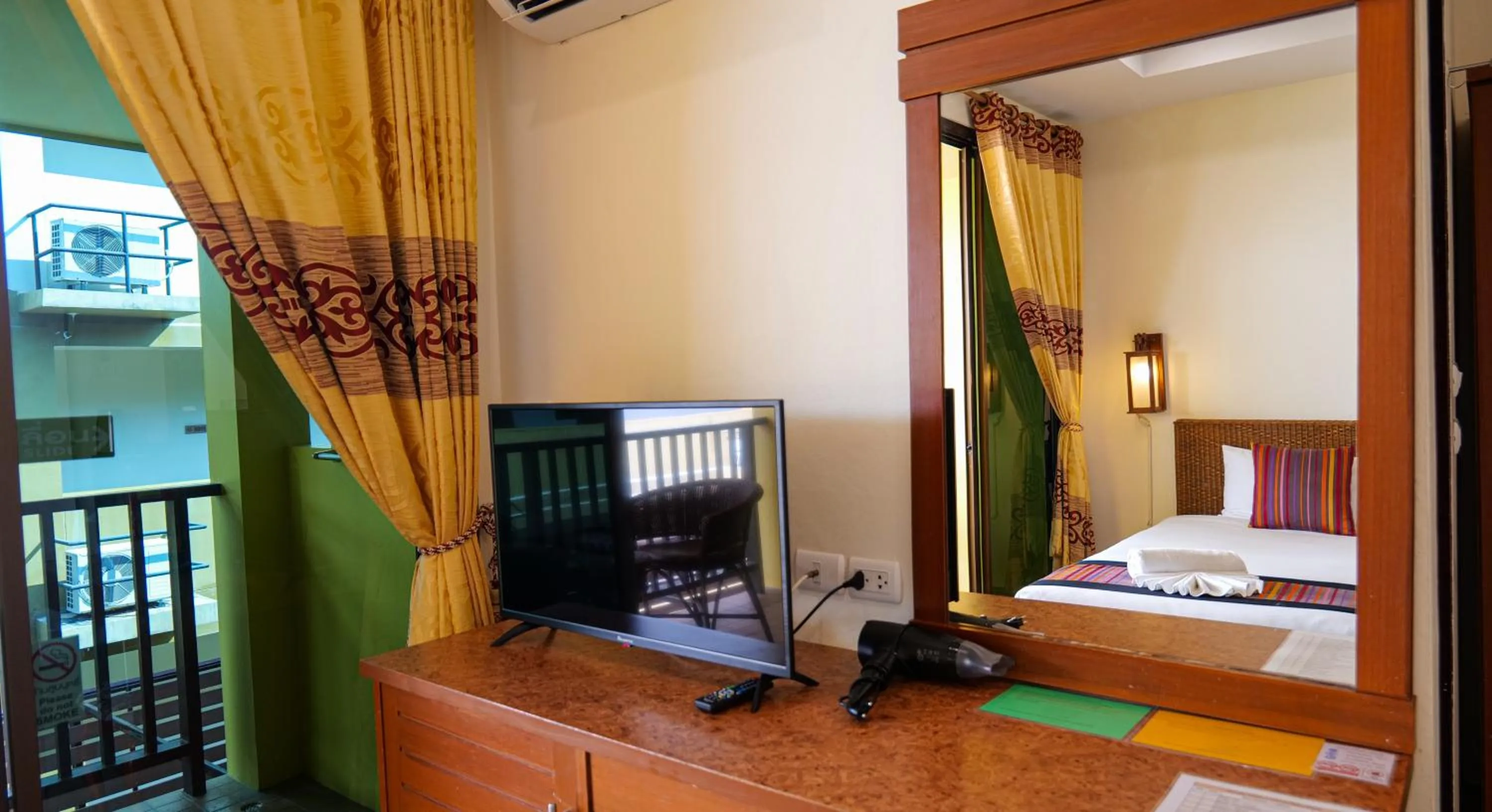 Bed in Kata Silver Sand