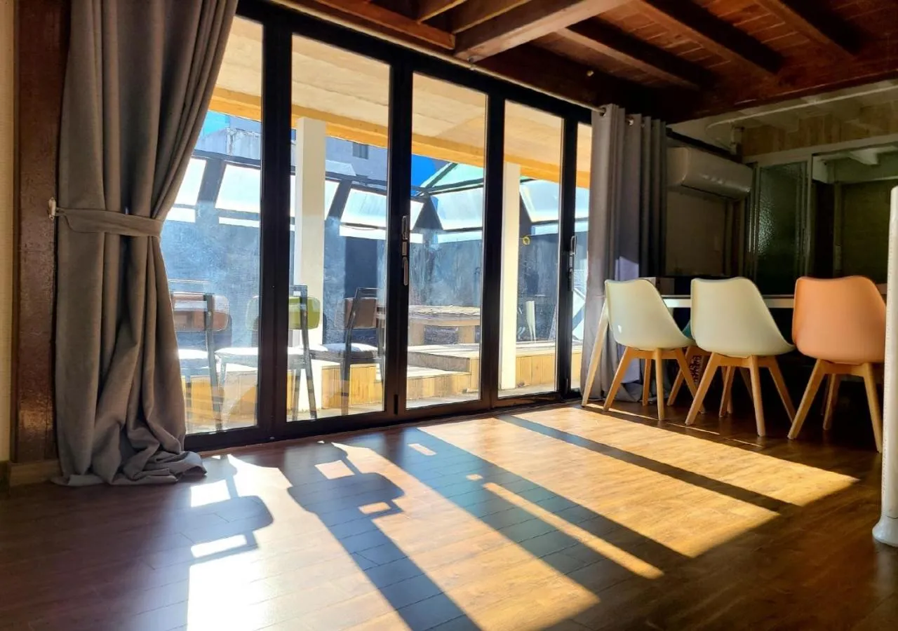 Living room in Woomigwan Hotel