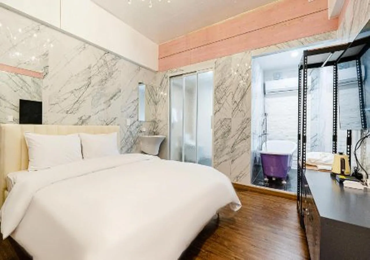 Photo of the whole room, Bed in Woomigwan Hotel