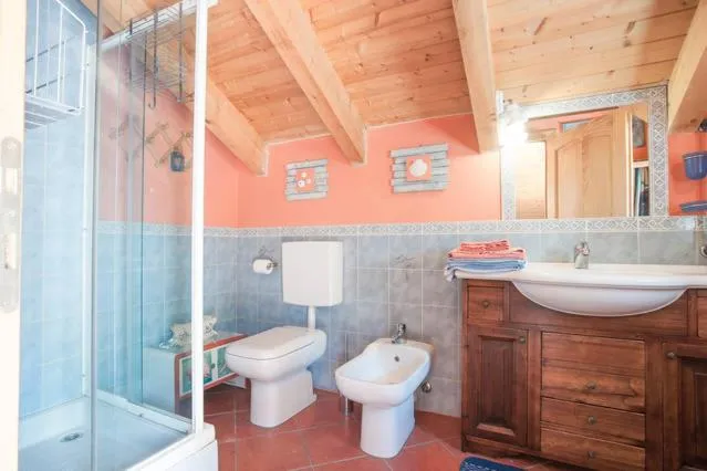 Bathroom in Segni e Impronta