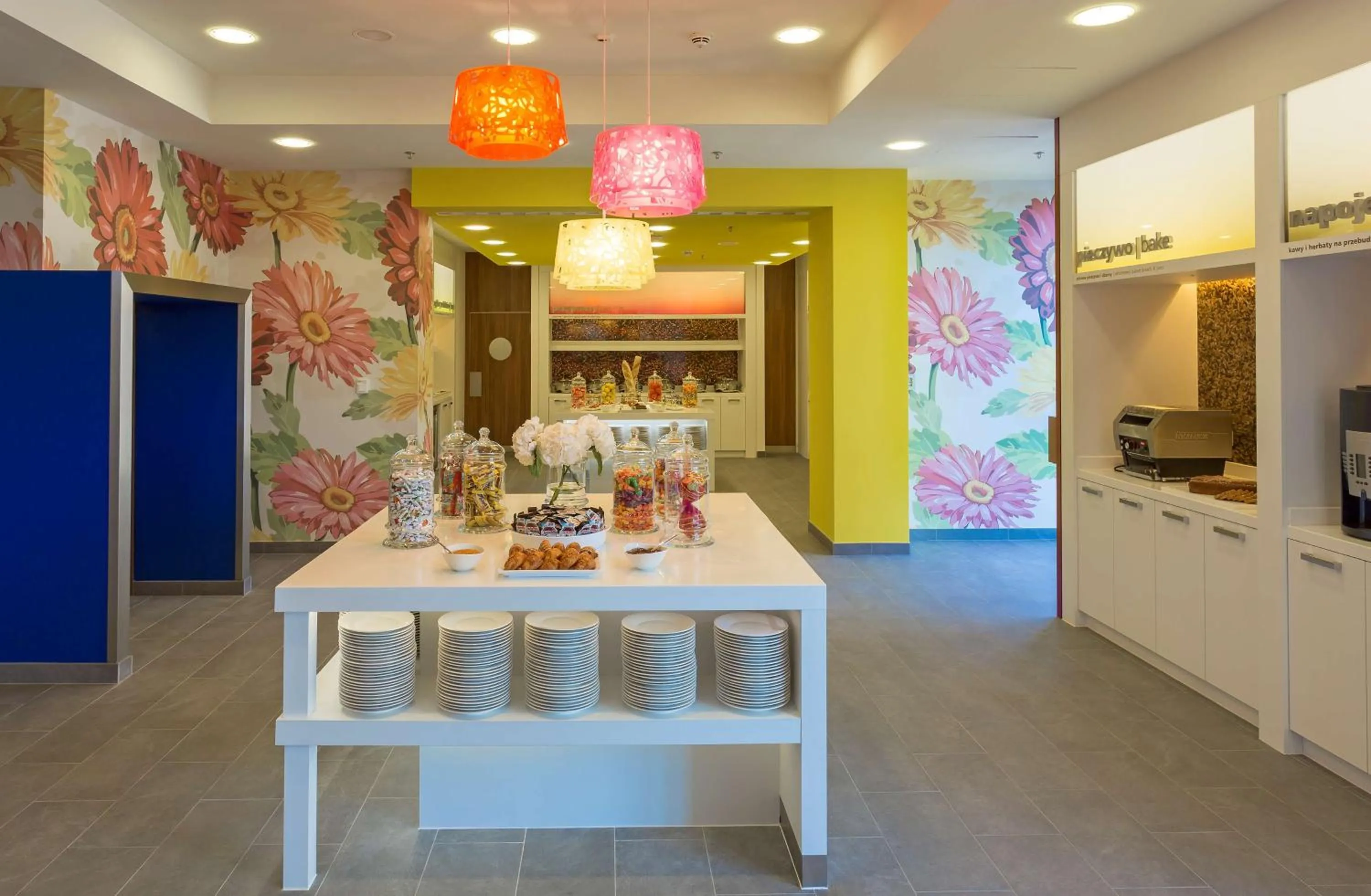 Restaurant/places to eat in Hampton by Hilton Warsaw City Centre