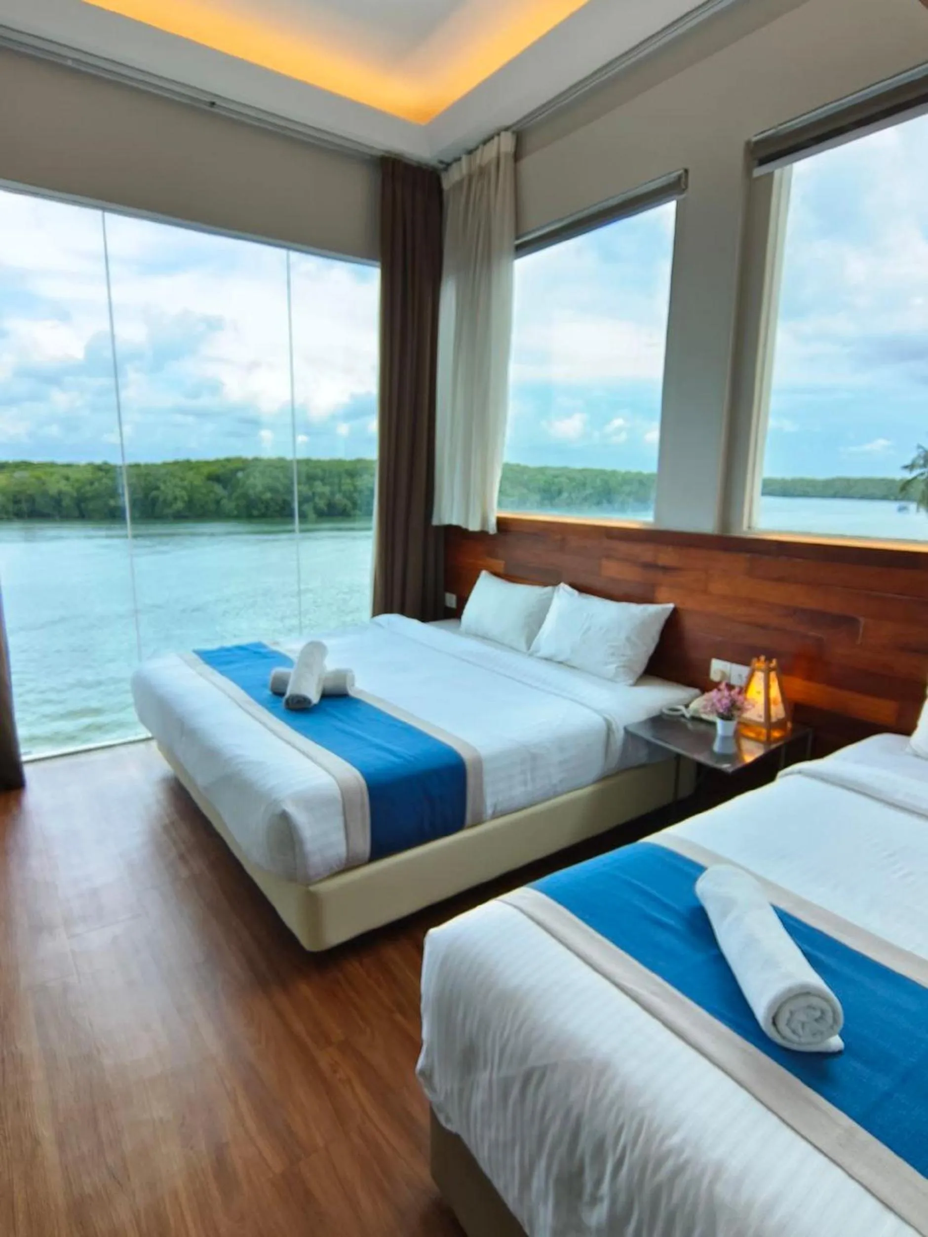 Bed in The Riverbank Hotel By MRVJ Business