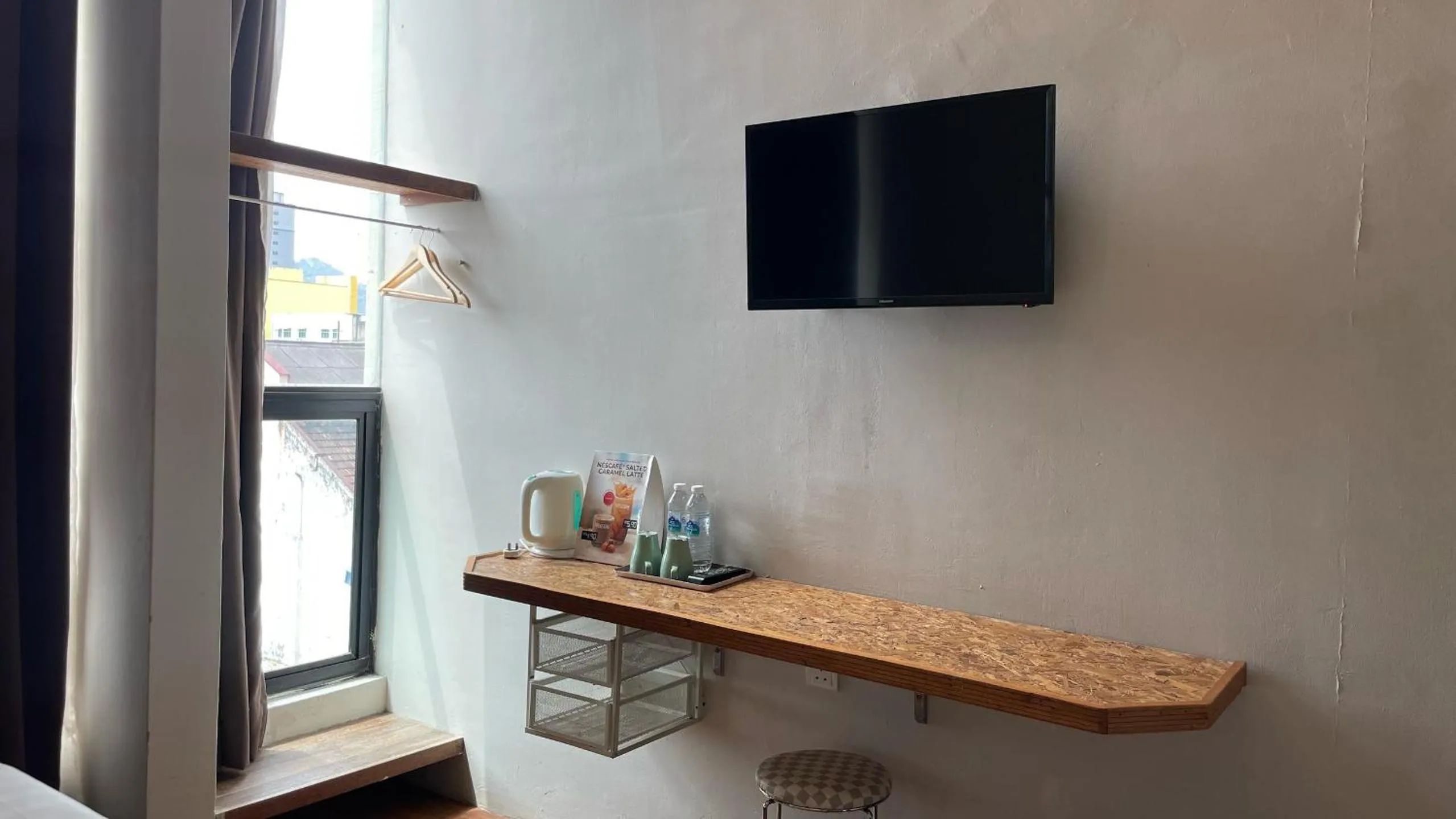 The Riverbank Hotel By MRVJ Business