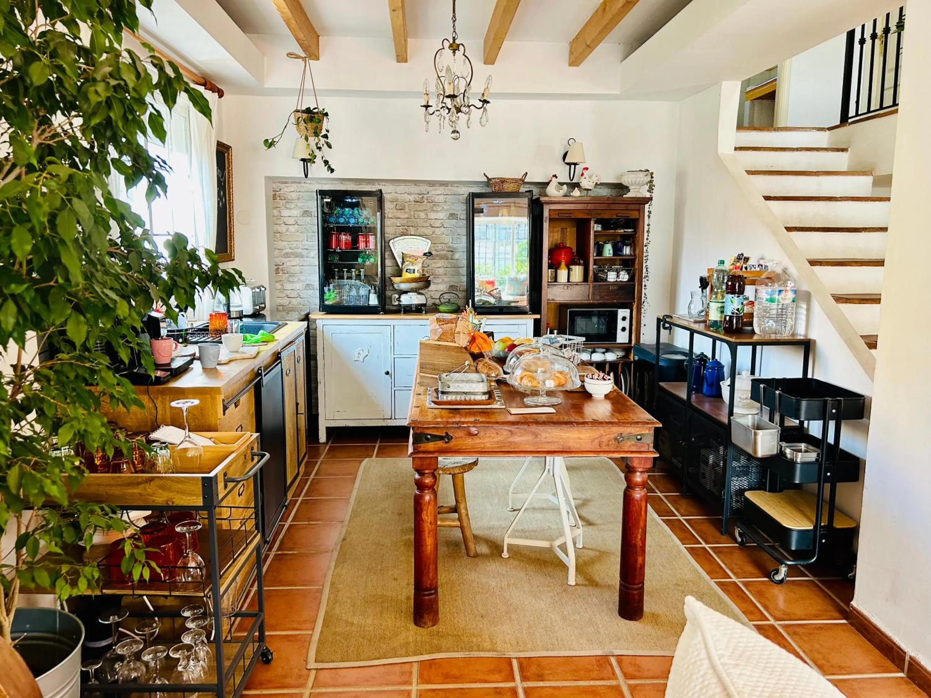 Kitchen or kitchenette in At Home in Malaga Stay & Solo Travellers