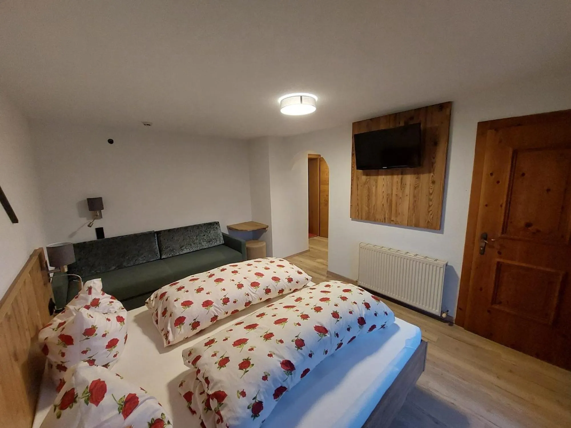 Bed in Hotel & Alpengasthof Pinzgerhof