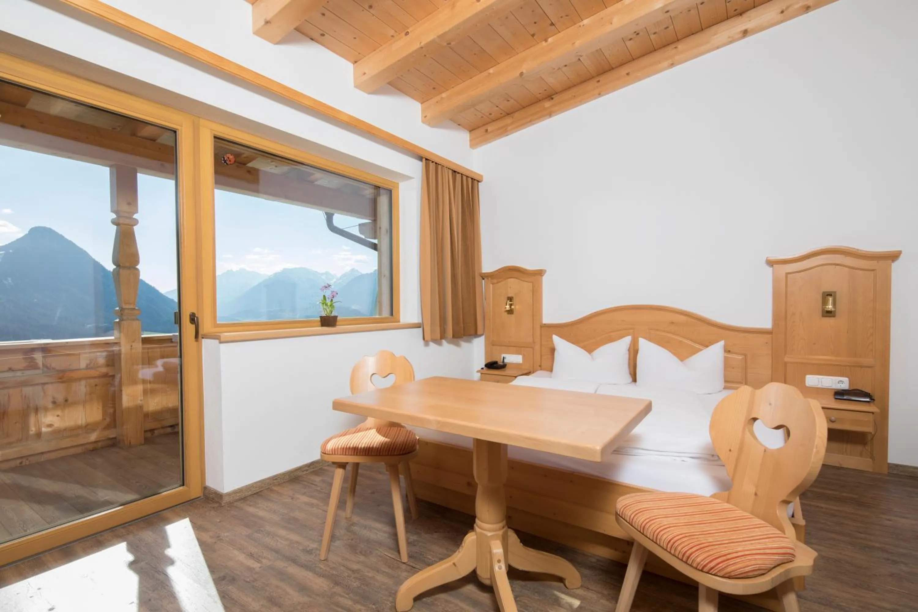 Bed in Hotel & Alpengasthof Pinzgerhof