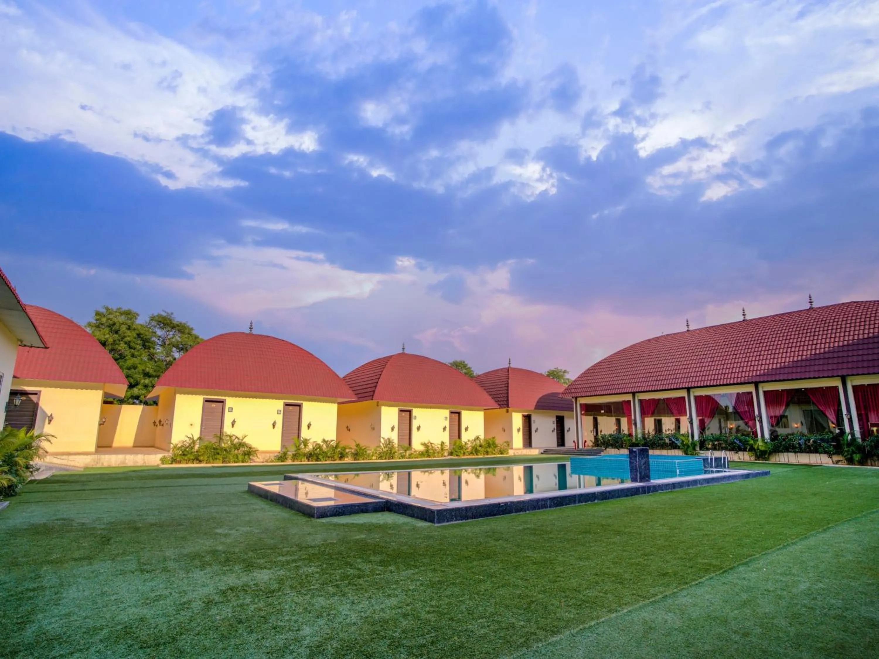 Swimming pool in Palette - Madhogarh