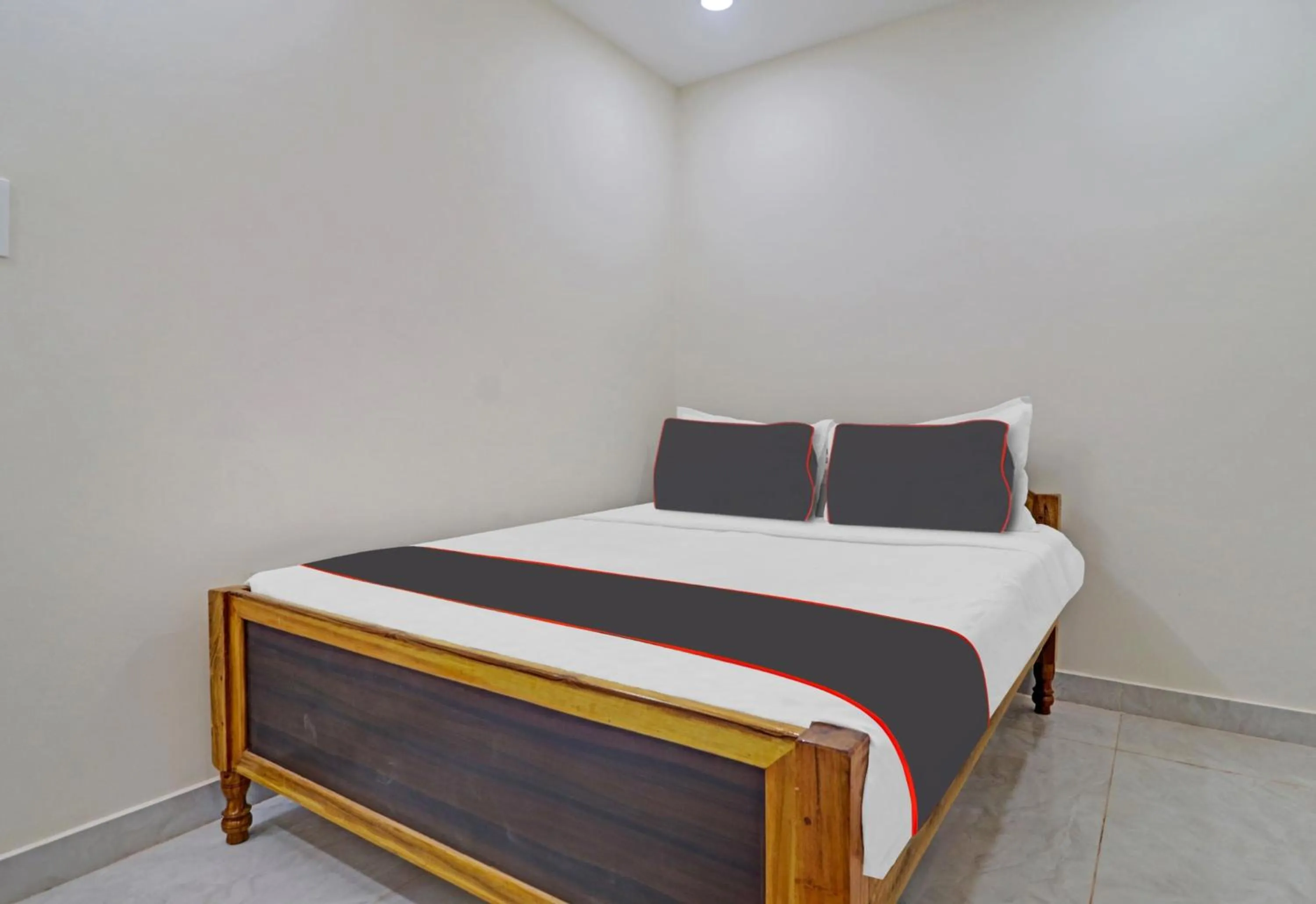 Bedroom, Bed in Collection O SV Grand Patancheru