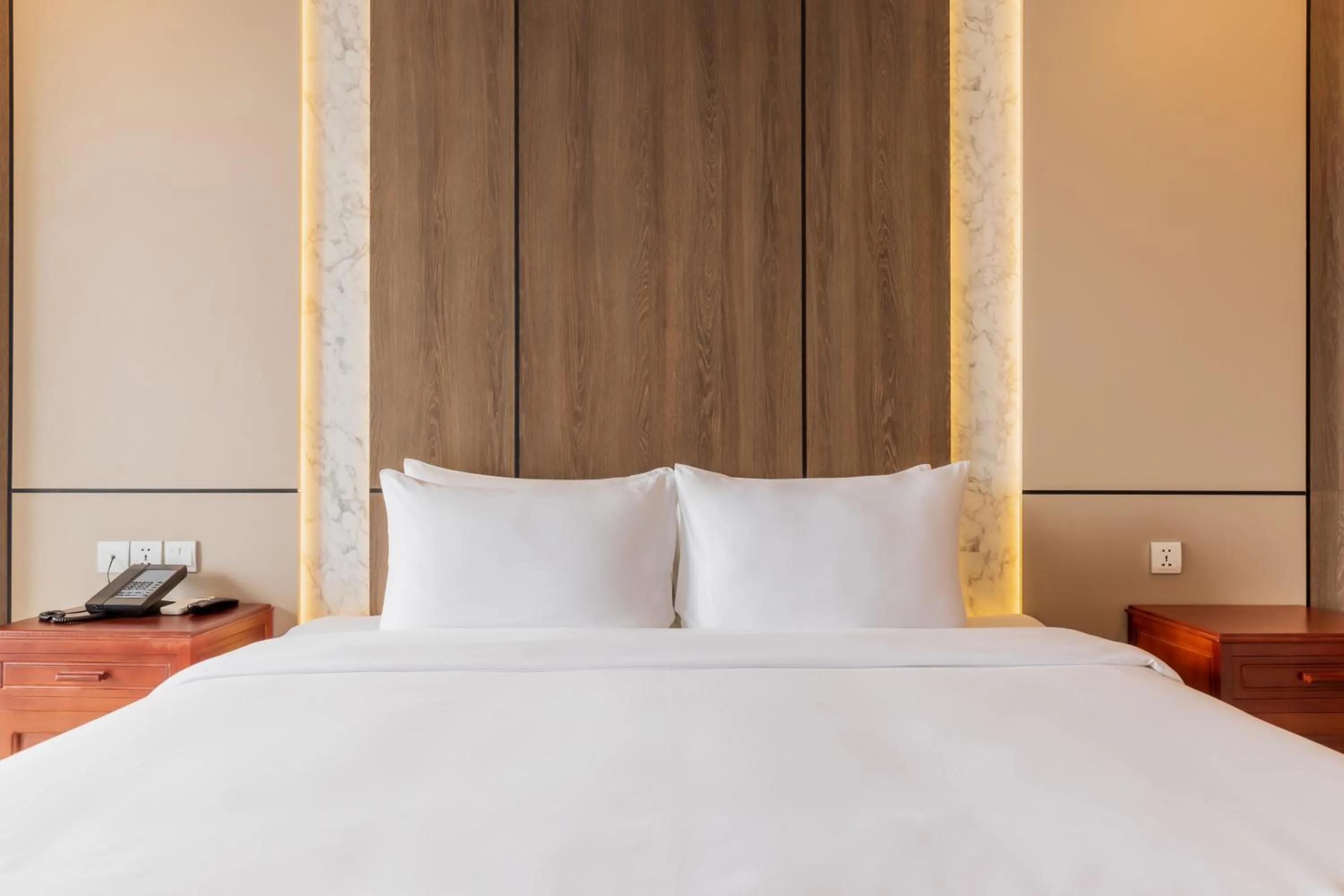 Bedroom, Bed in Otres Beach Hotel