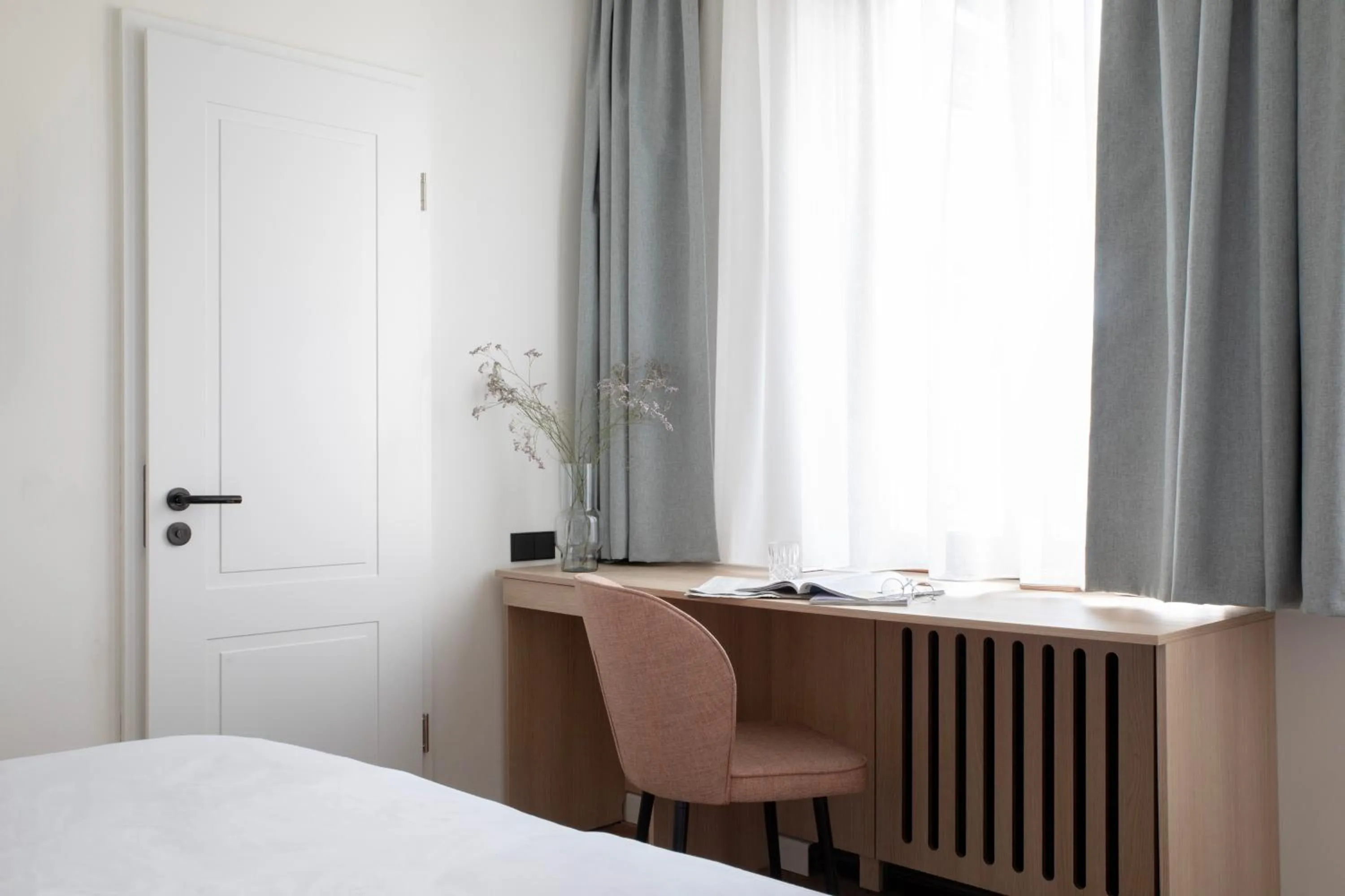 Bedroom, Bed in Bob W Beethoven