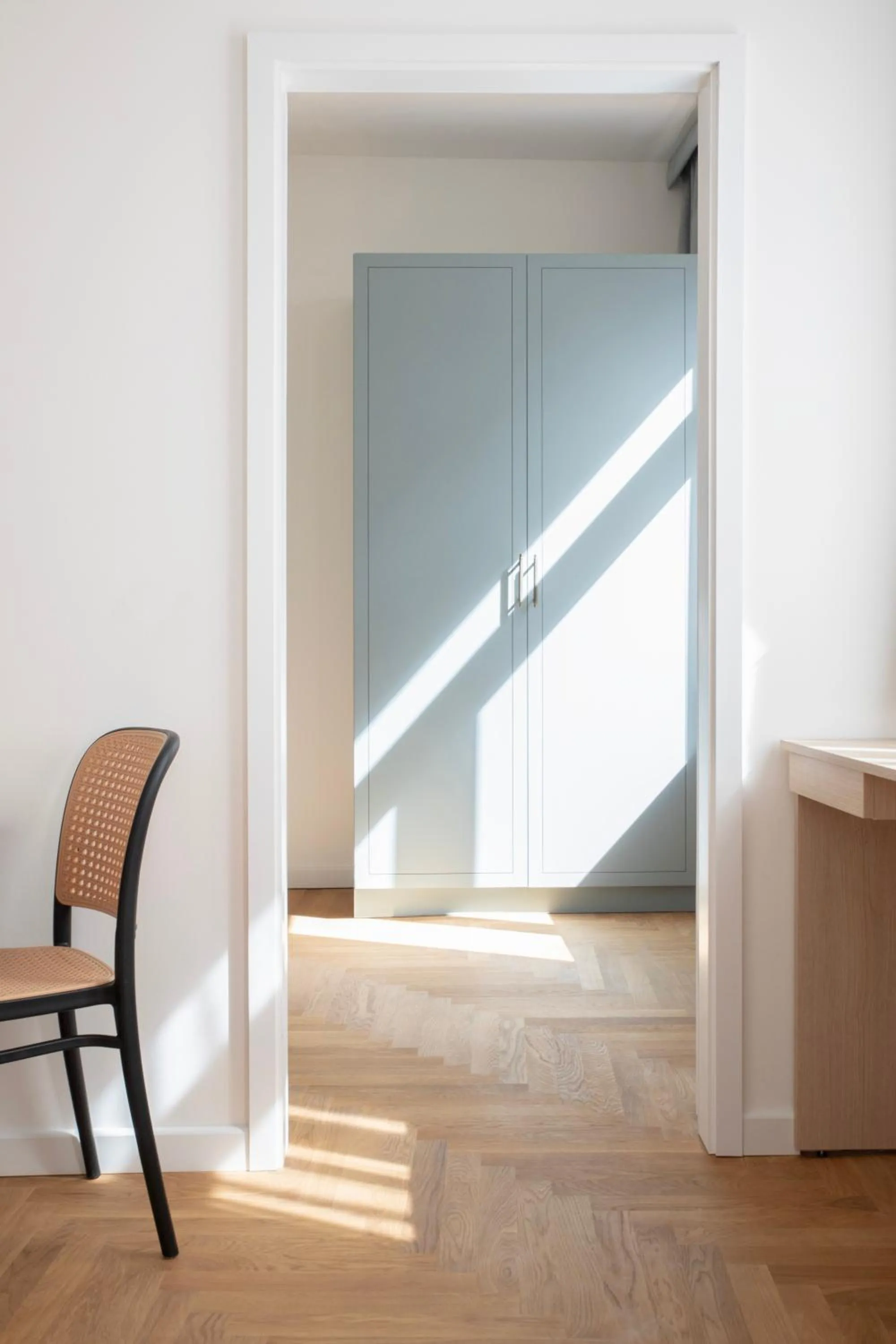 wardrobe in Bob W Beethoven