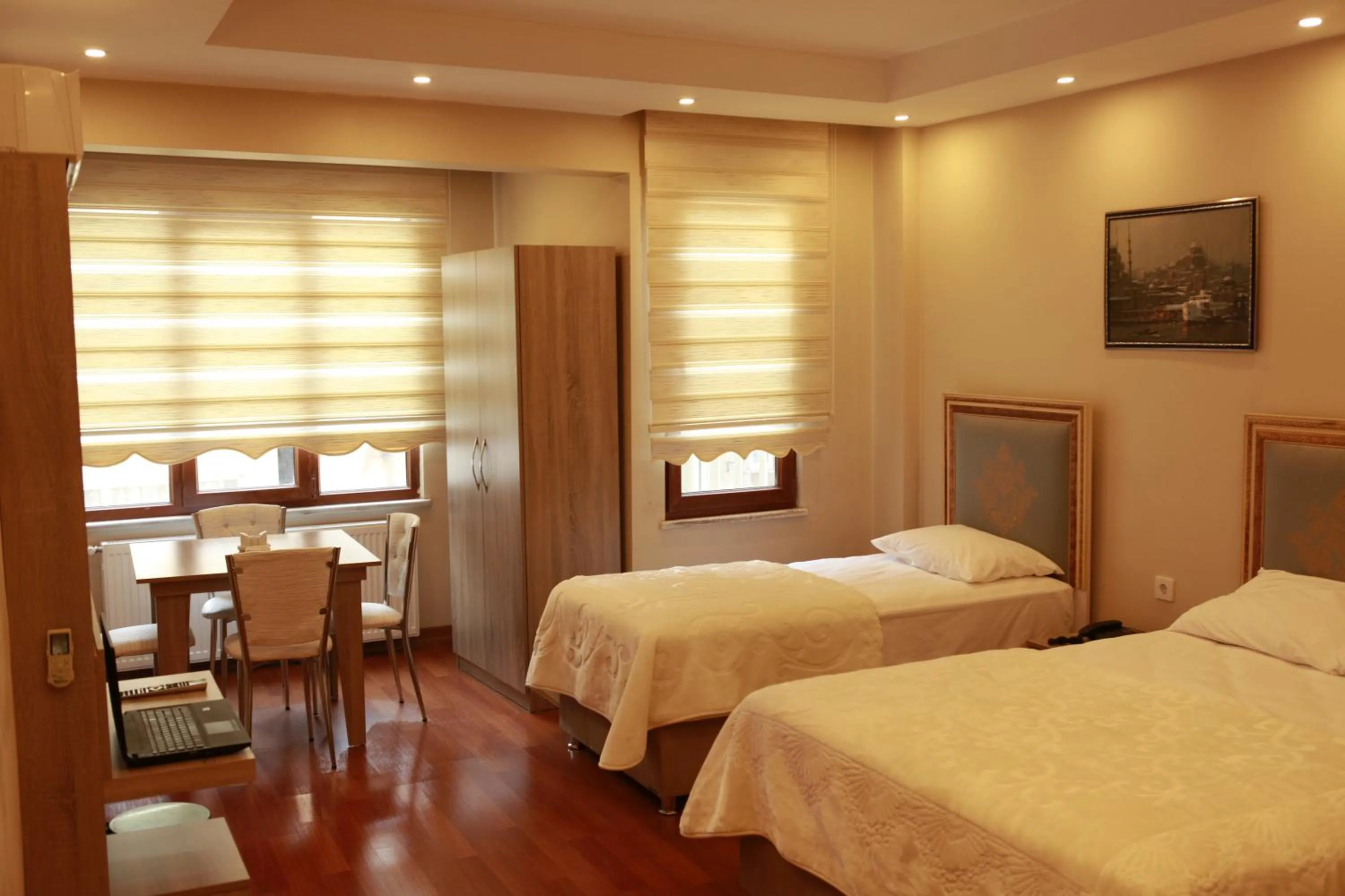 Spring, Bed in Birinci Apart Hotel