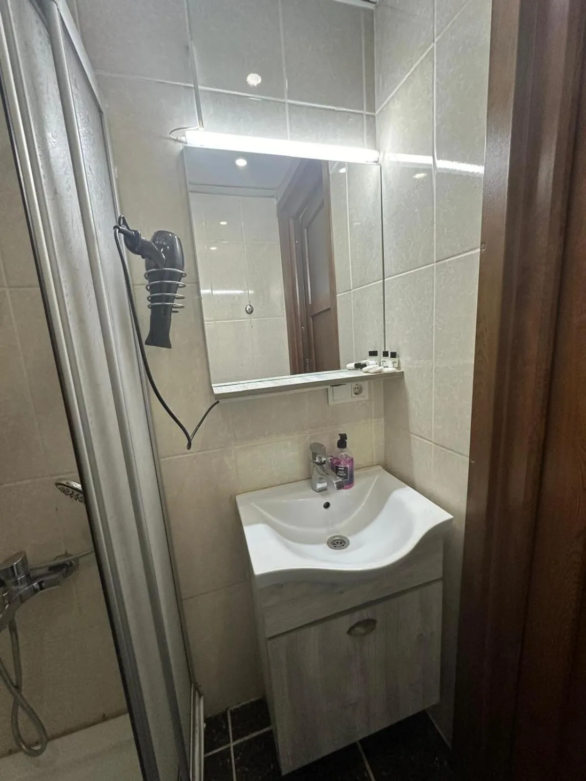 Toilet in Birinci Apart Hotel