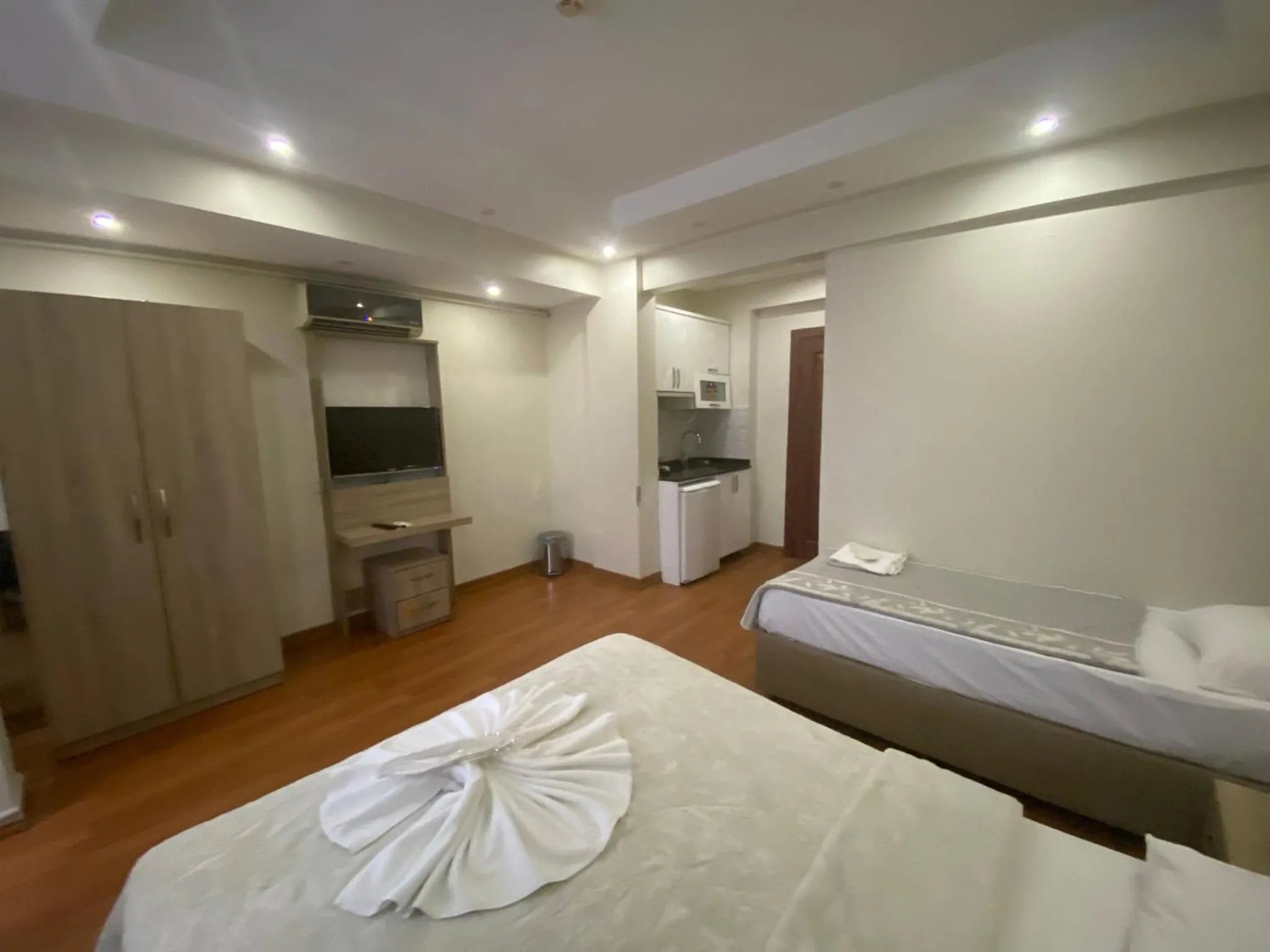 Bed in Birinci Apart Hotel