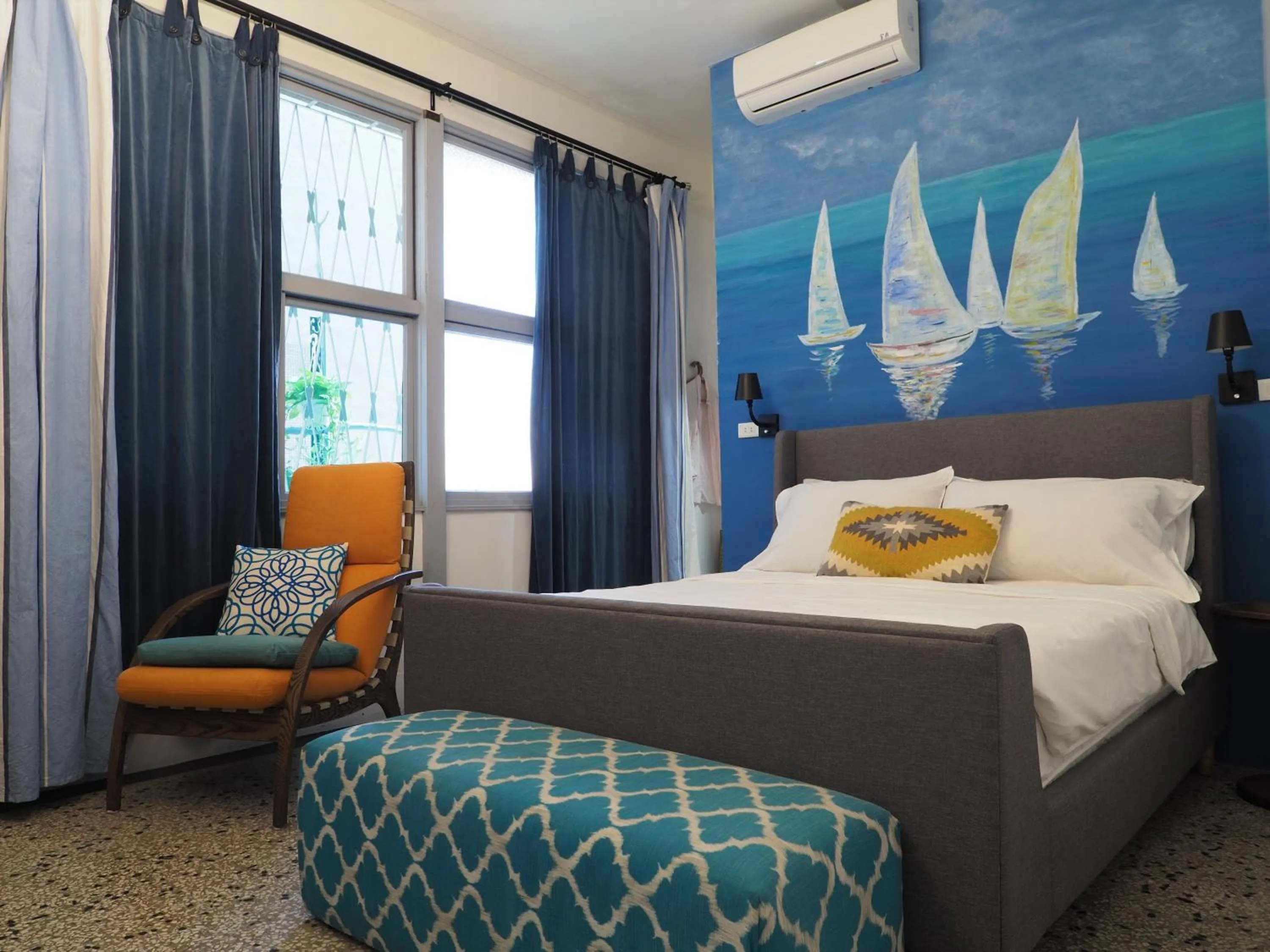 Photo of the whole room, Bed in Seamoon House