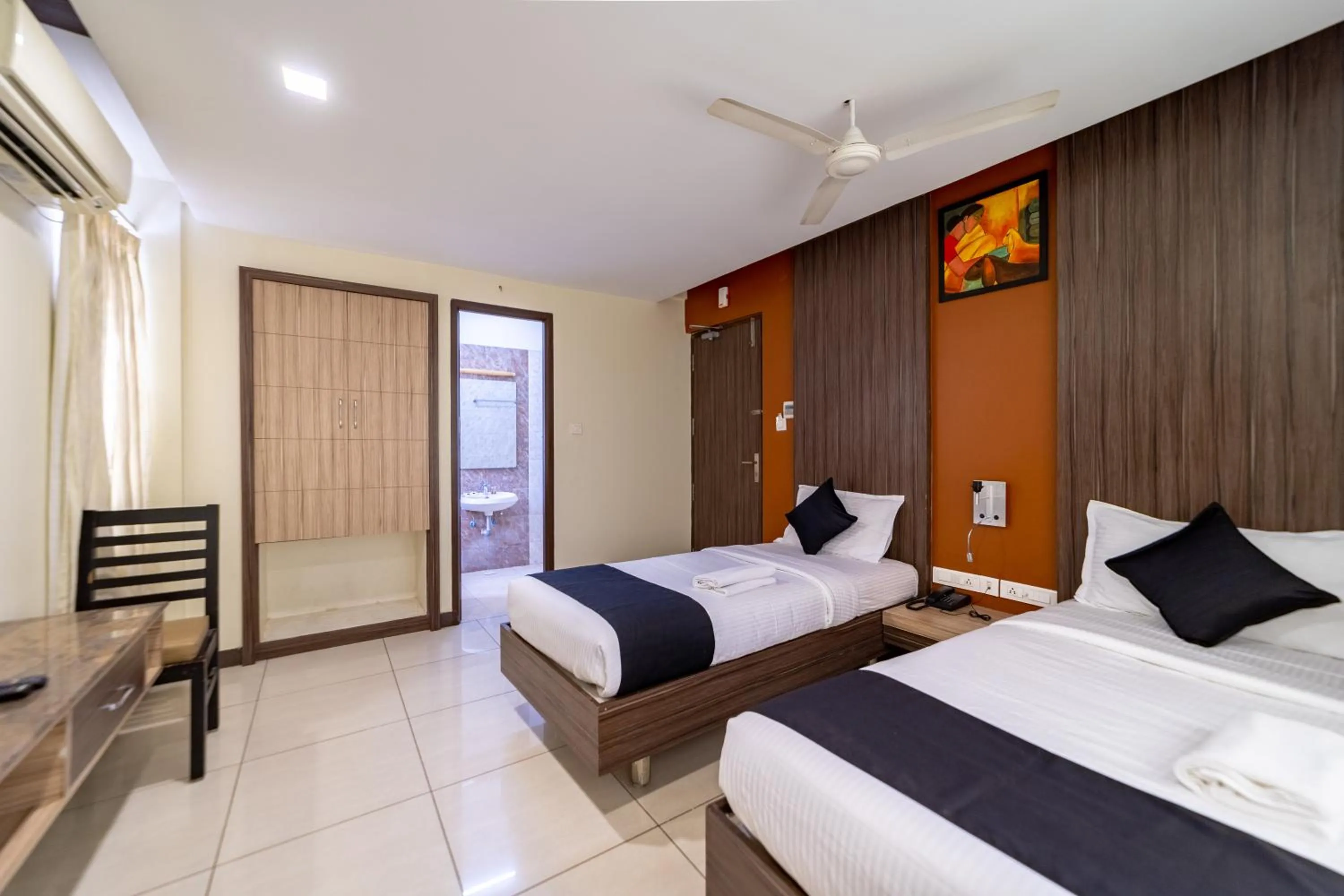 Bed in Ranas Residency