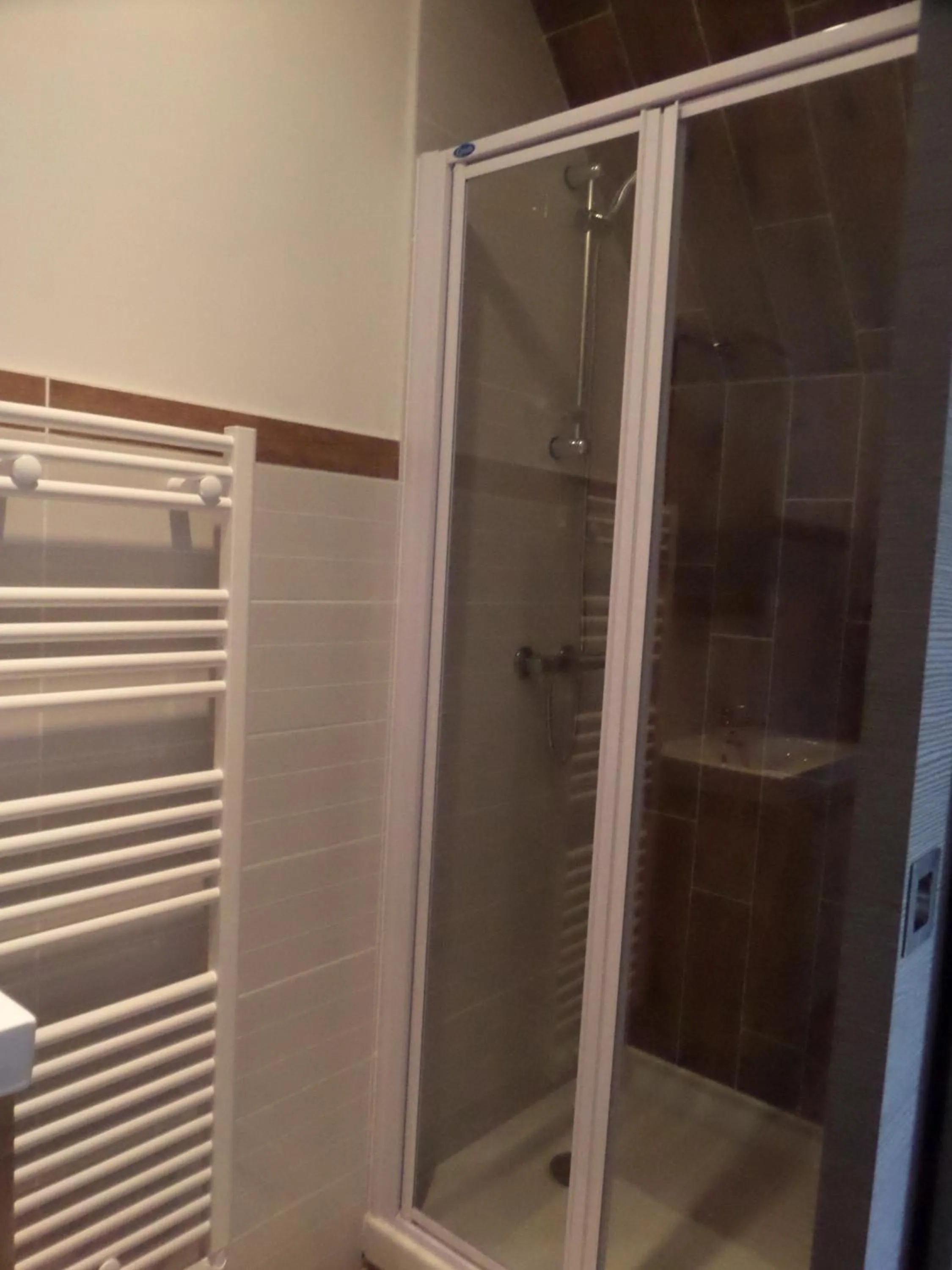 Shower in Les Gites de Kerdurod