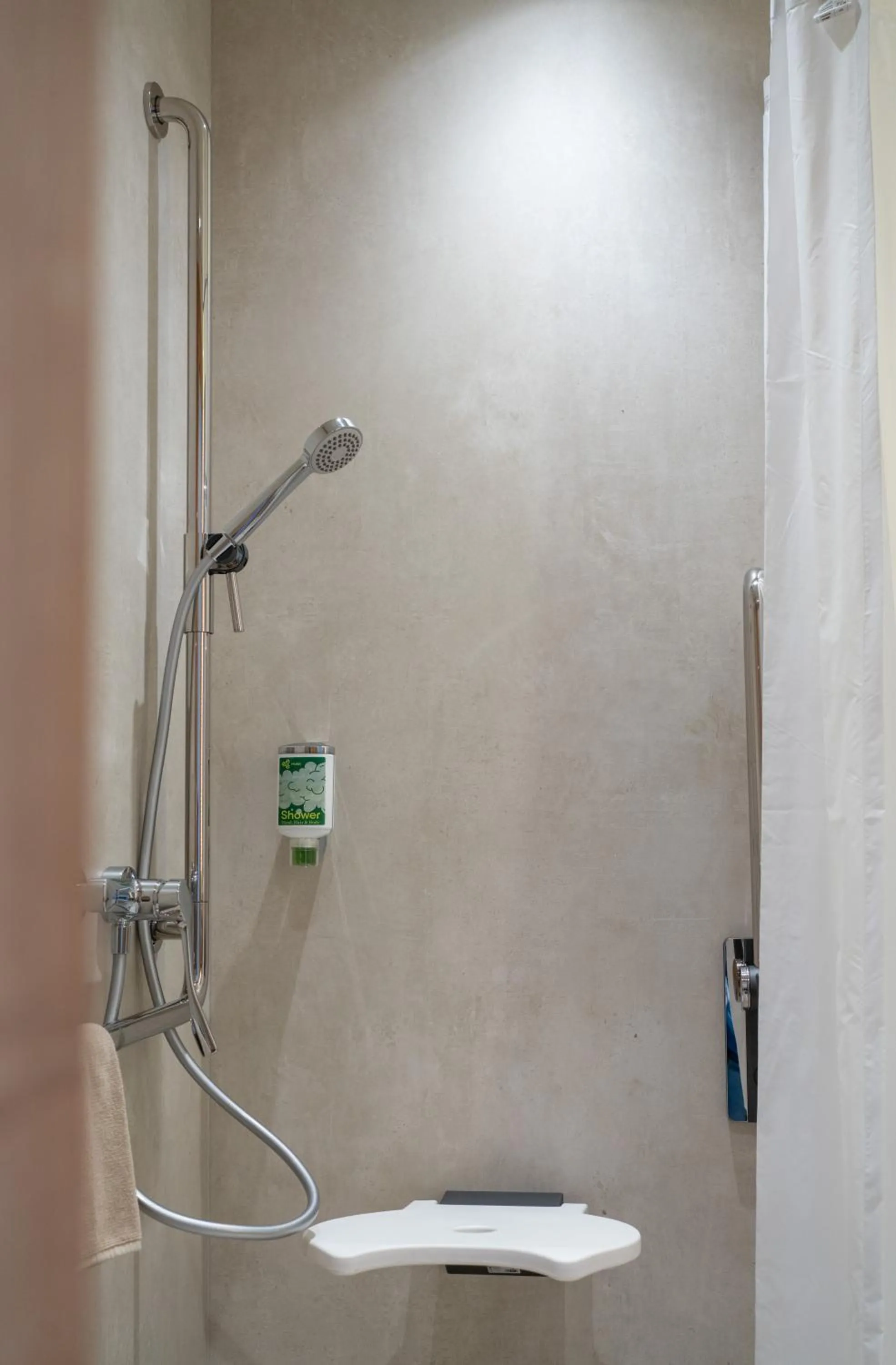 Shower in eee Hotel Eberstalzell