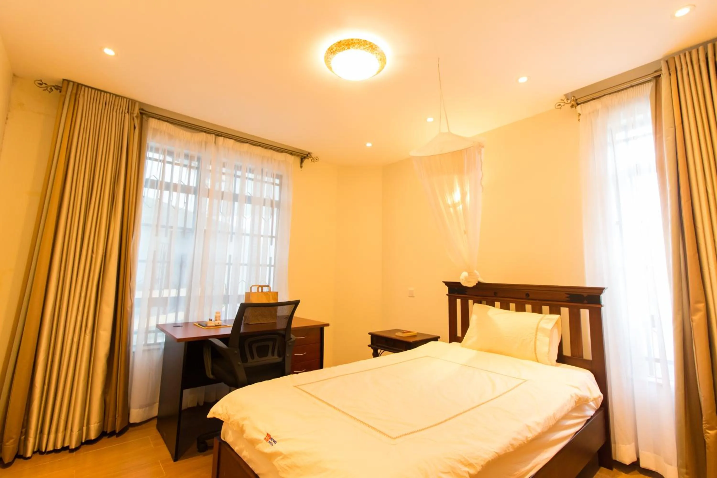 Bed in Warwick Centre