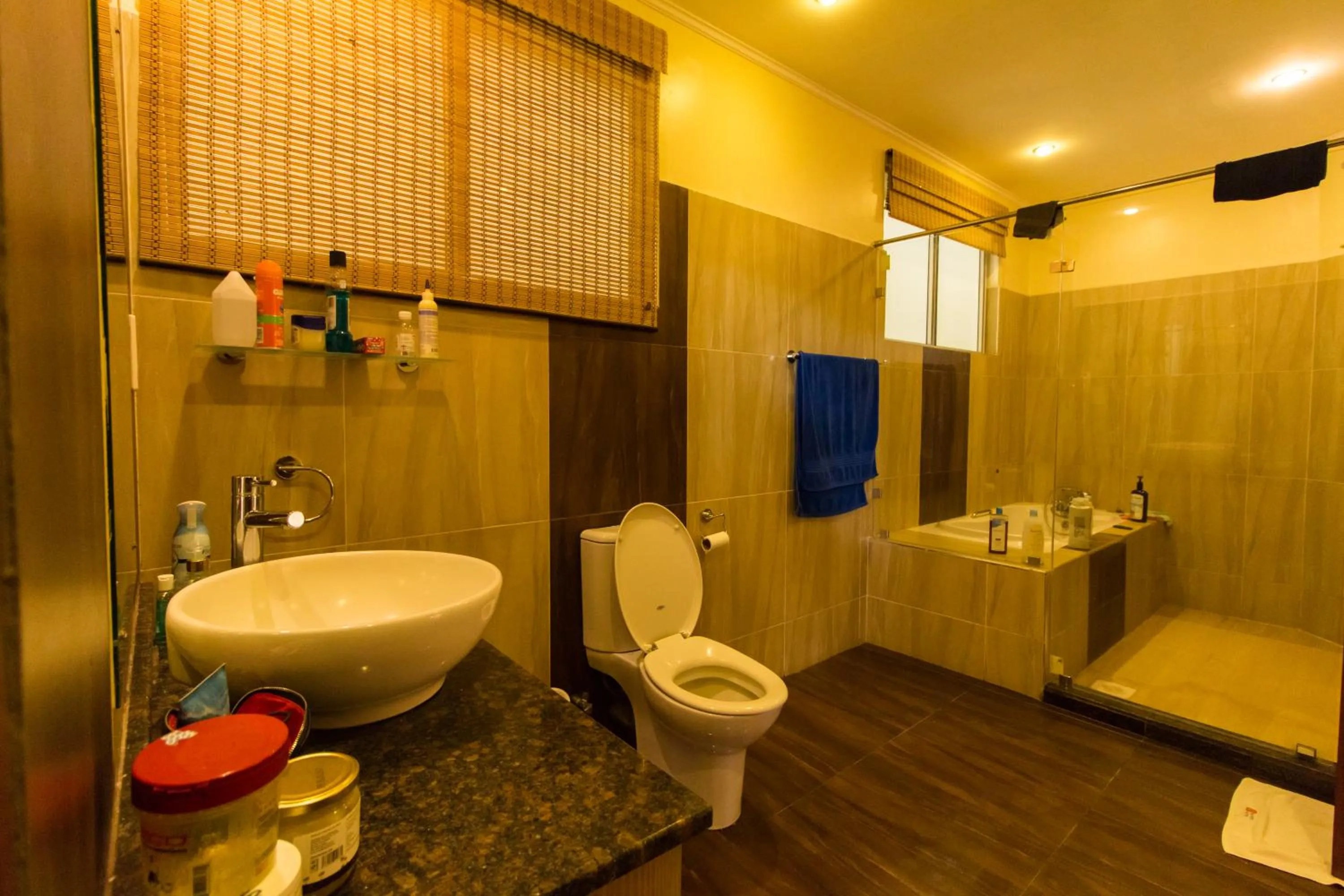 Bathroom in Warwick Centre