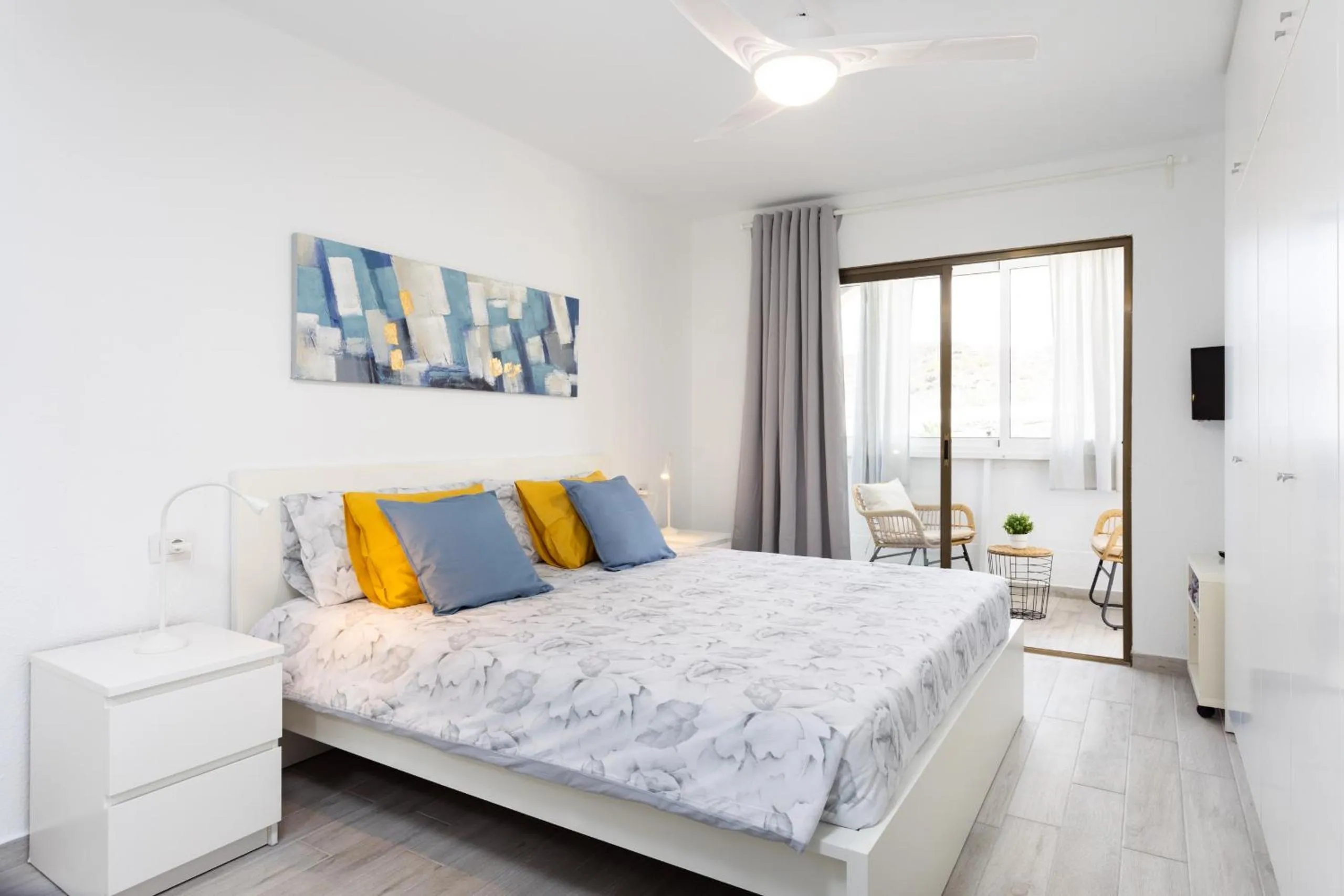 Bed in Castle Harbour