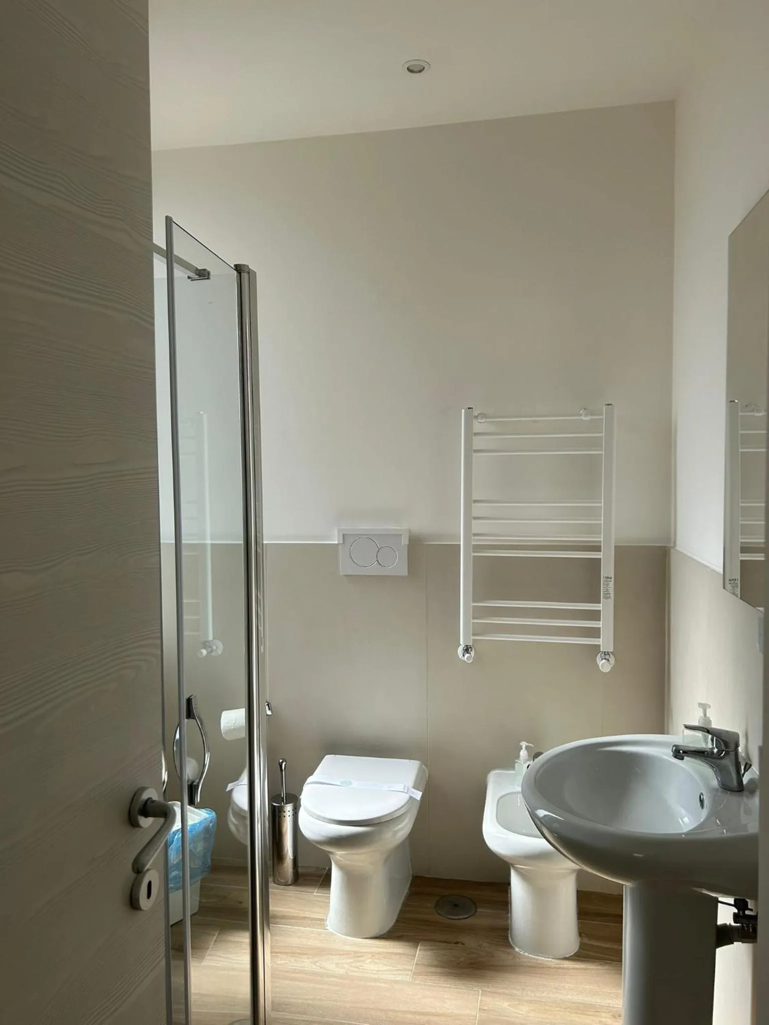 Shower in GIULY SUITES & ROOMS