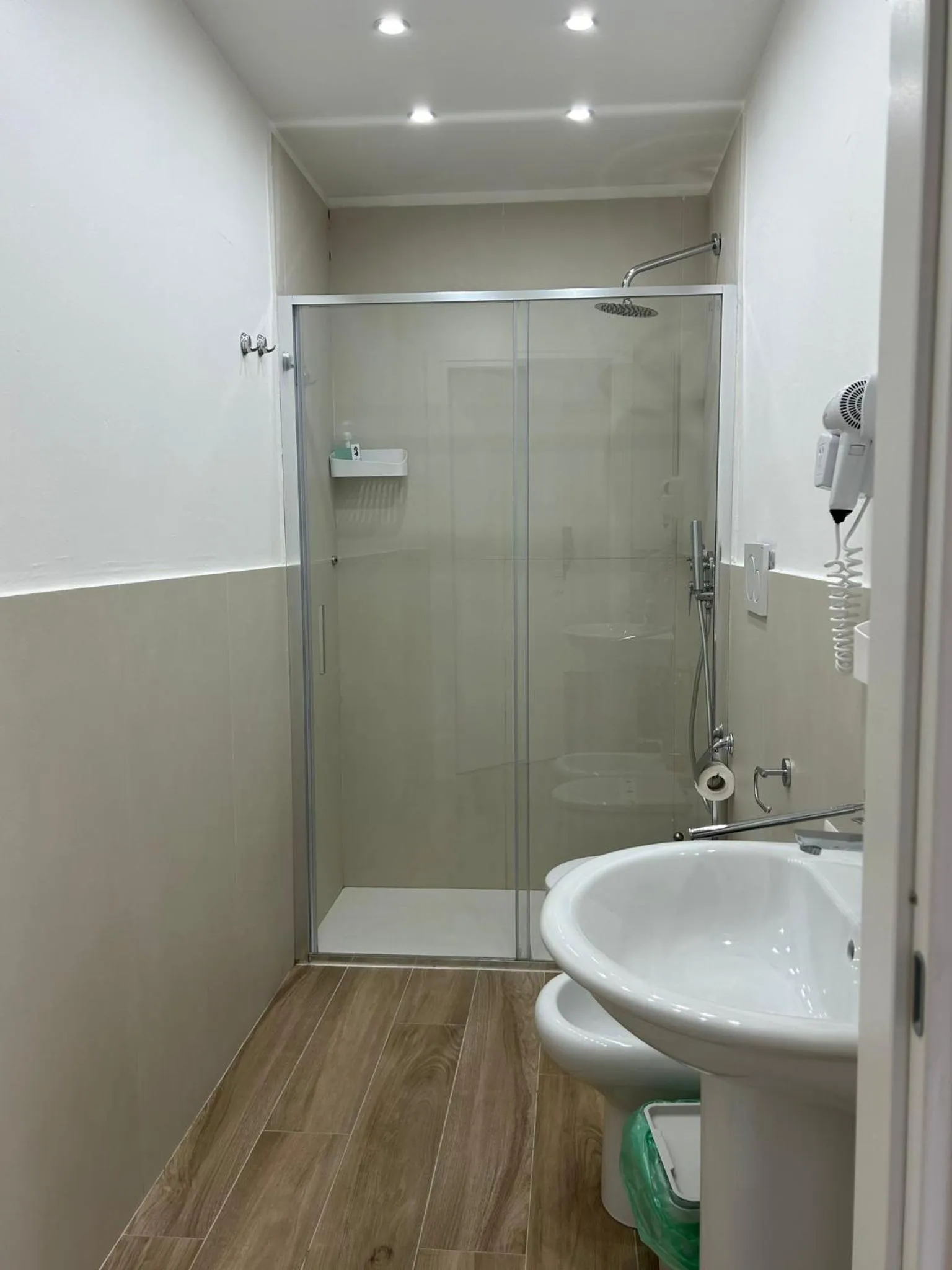 Shower in GIULY SUITES & ROOMS