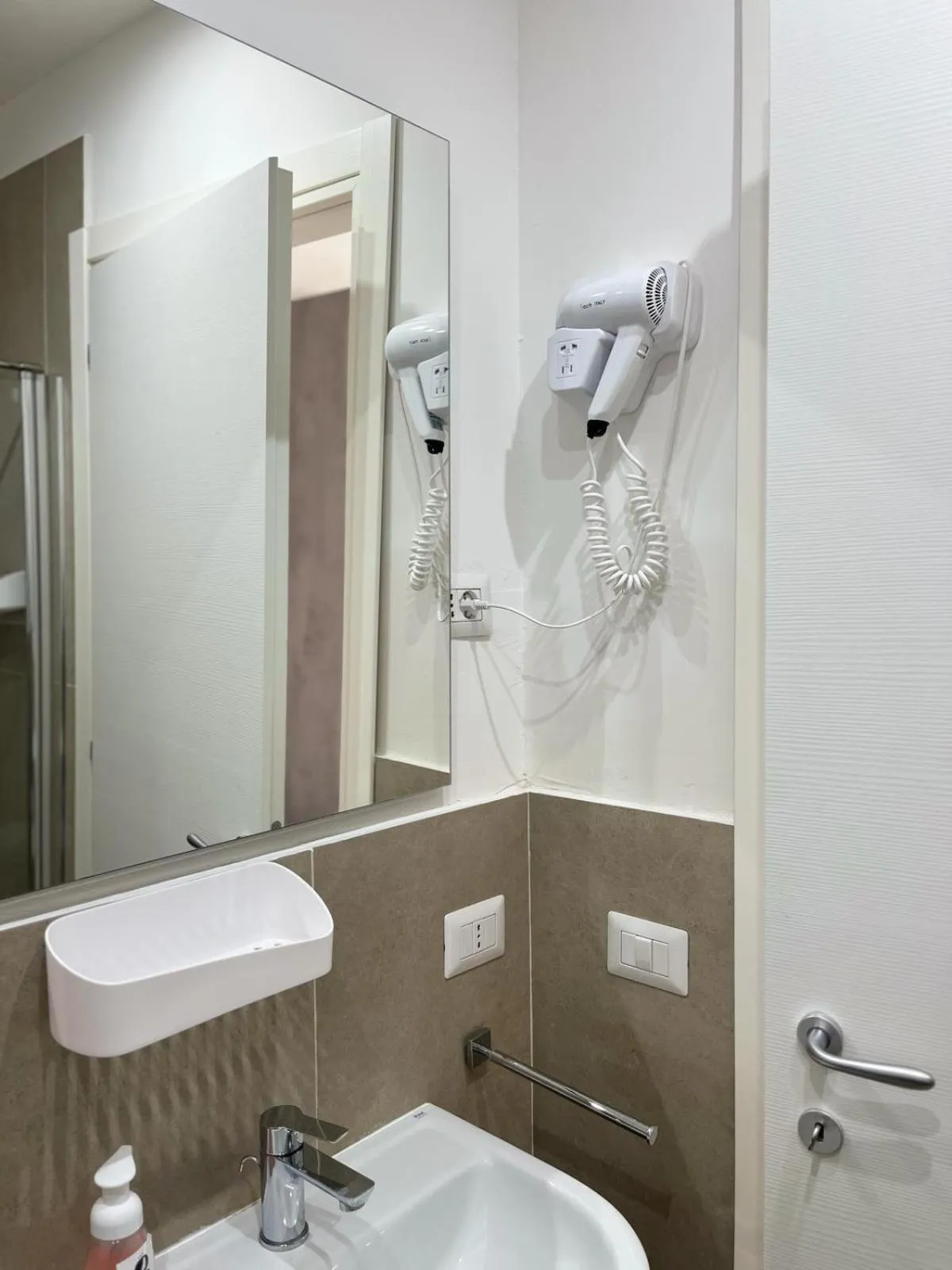 Shower in GIULY SUITES & ROOMS