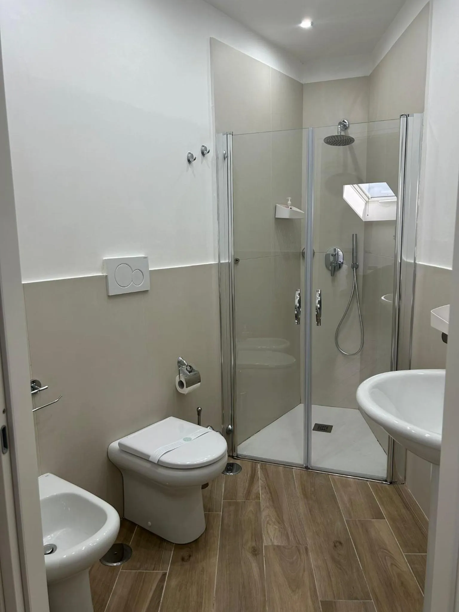 Shower in GIULY SUITES & ROOMS