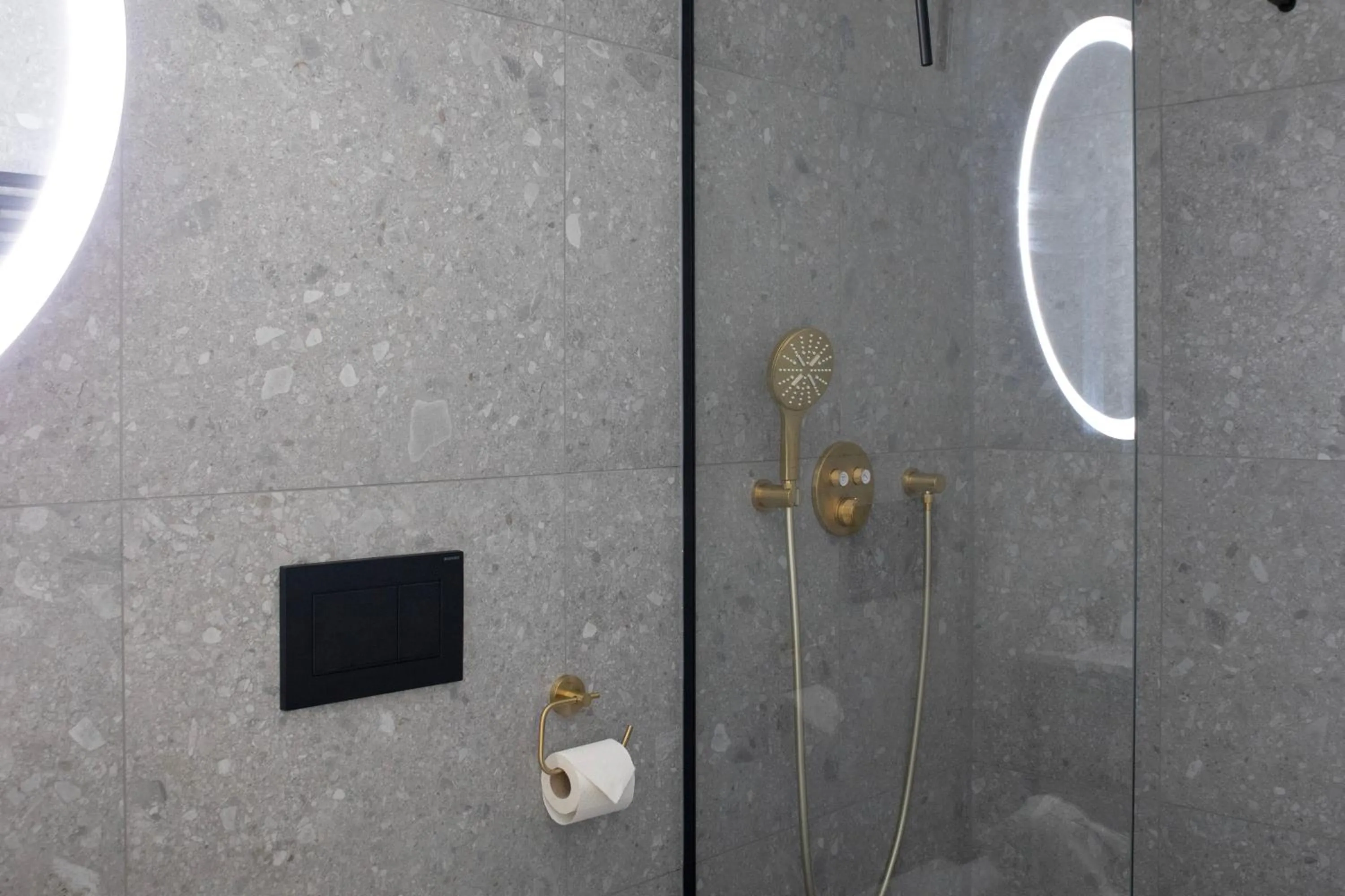 Shower in Bob W Oosterpark