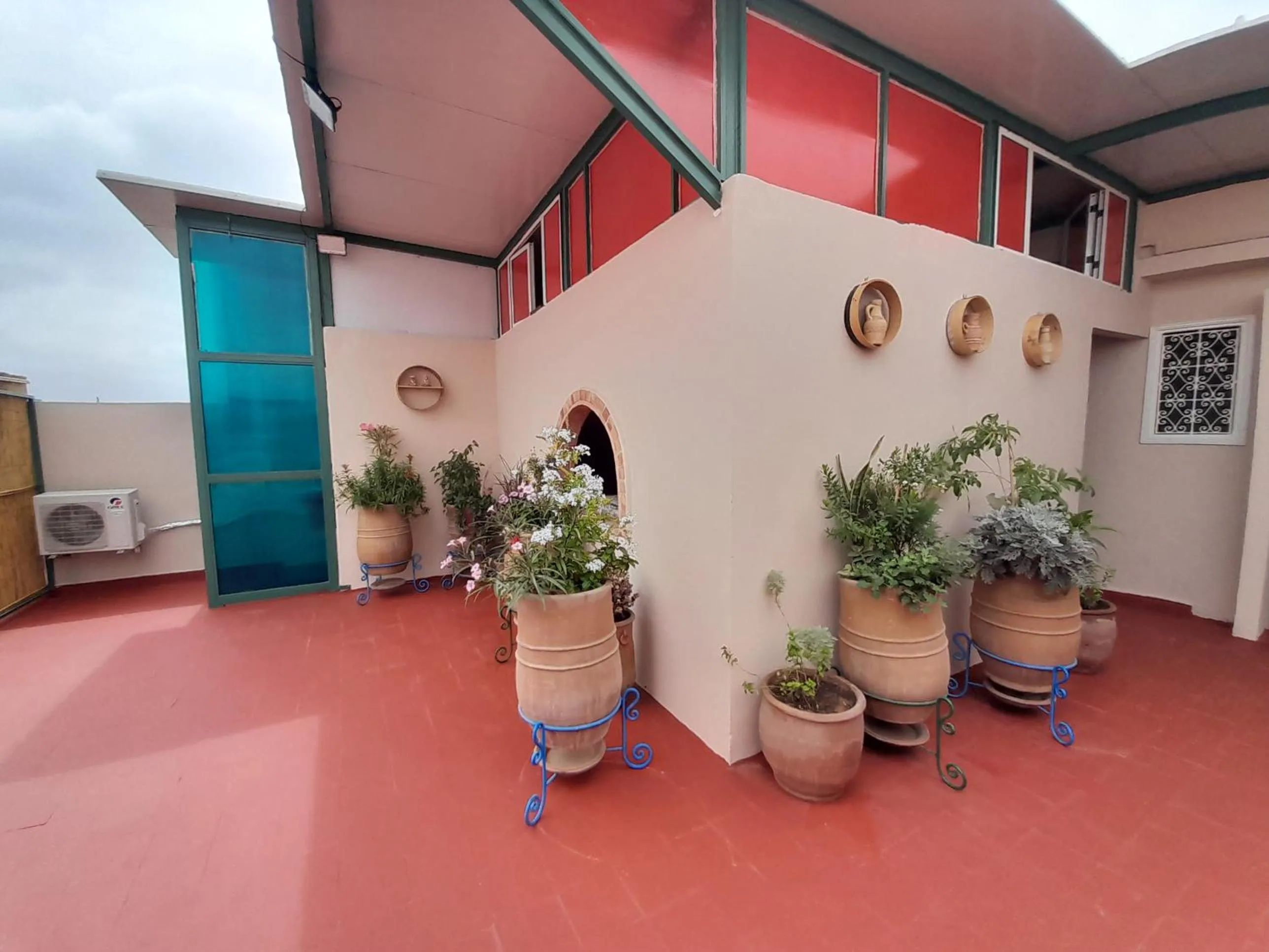 Restaurant/places to eat in Hotel Mentaga