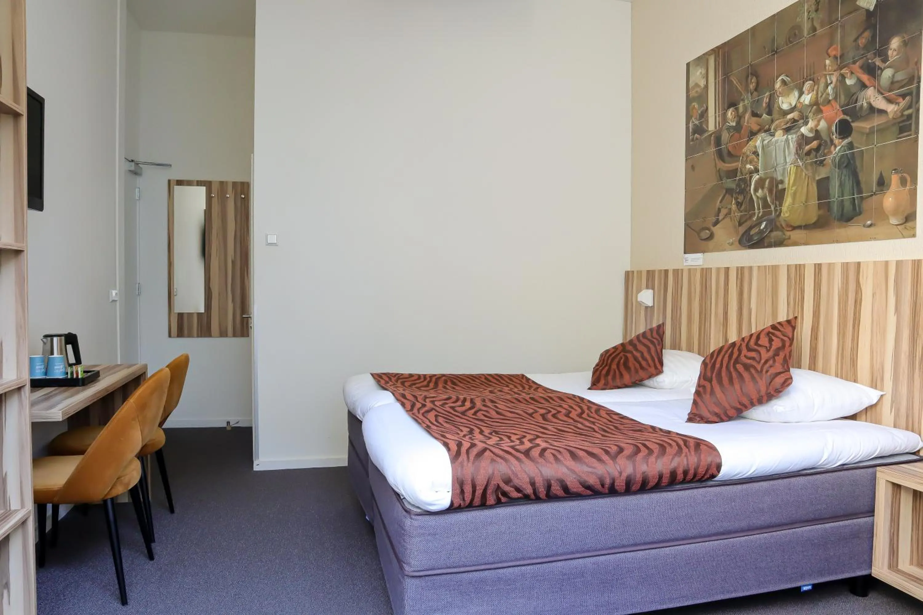 Shower, Bed in Hotel Asterisk, a family run hotel