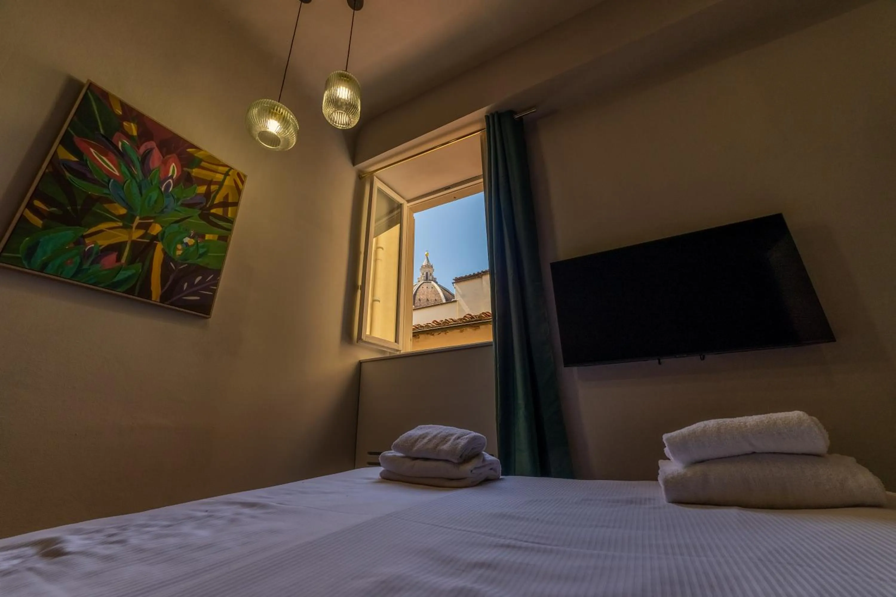 Bedroom, Bed in Romantic Room Duomo