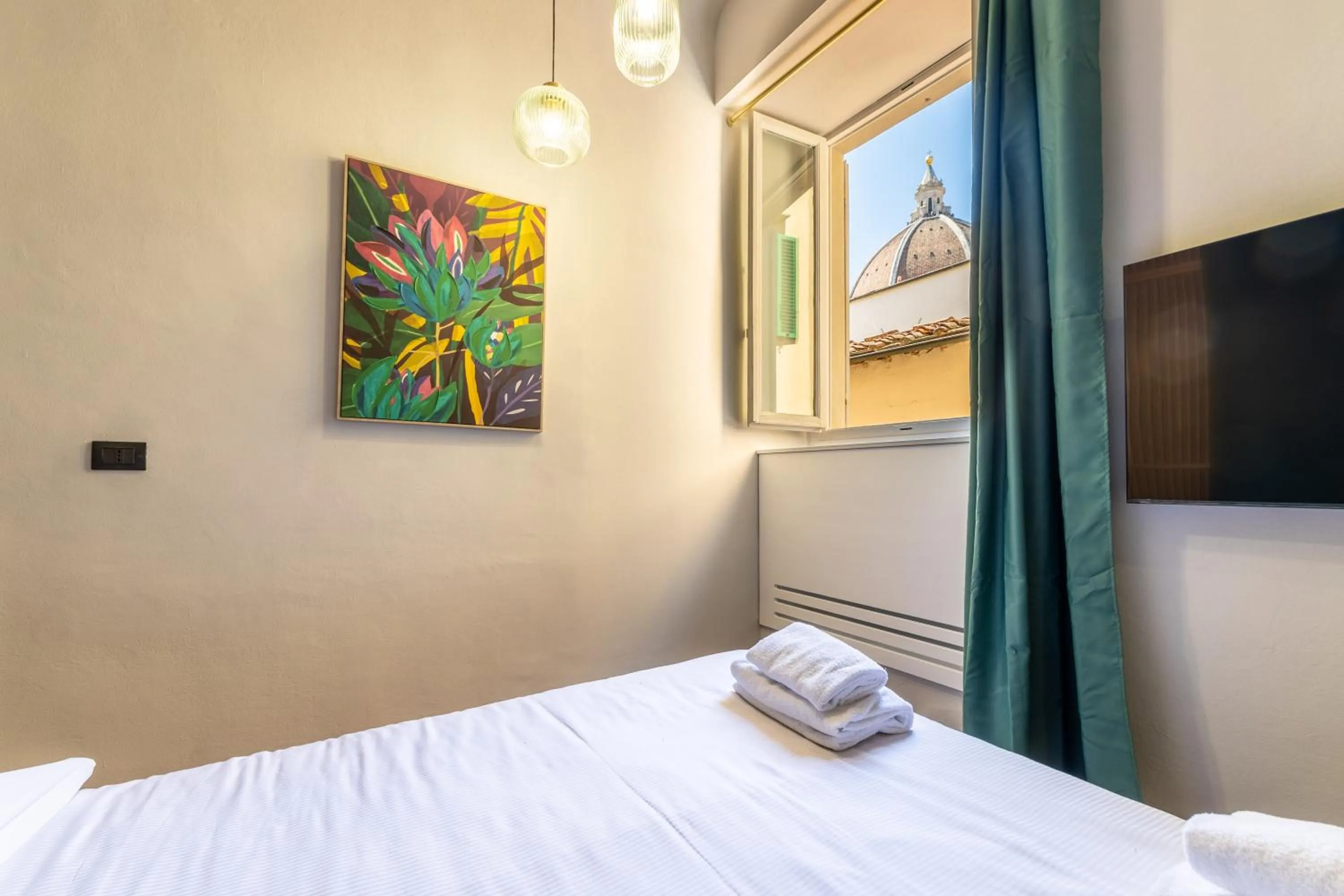 Bedroom, Bed in Romantic Room Duomo