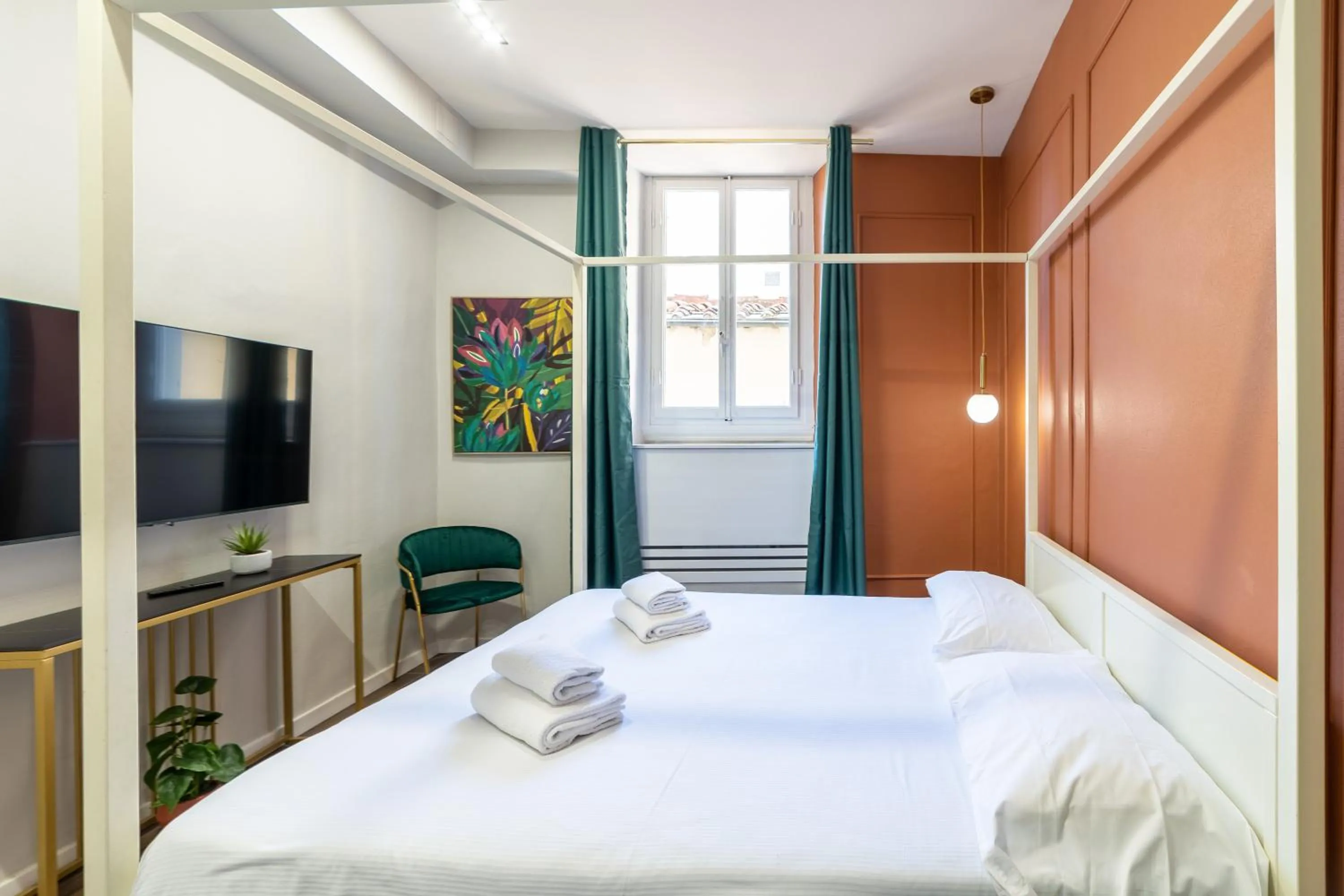 Bed in Romantic Room Duomo