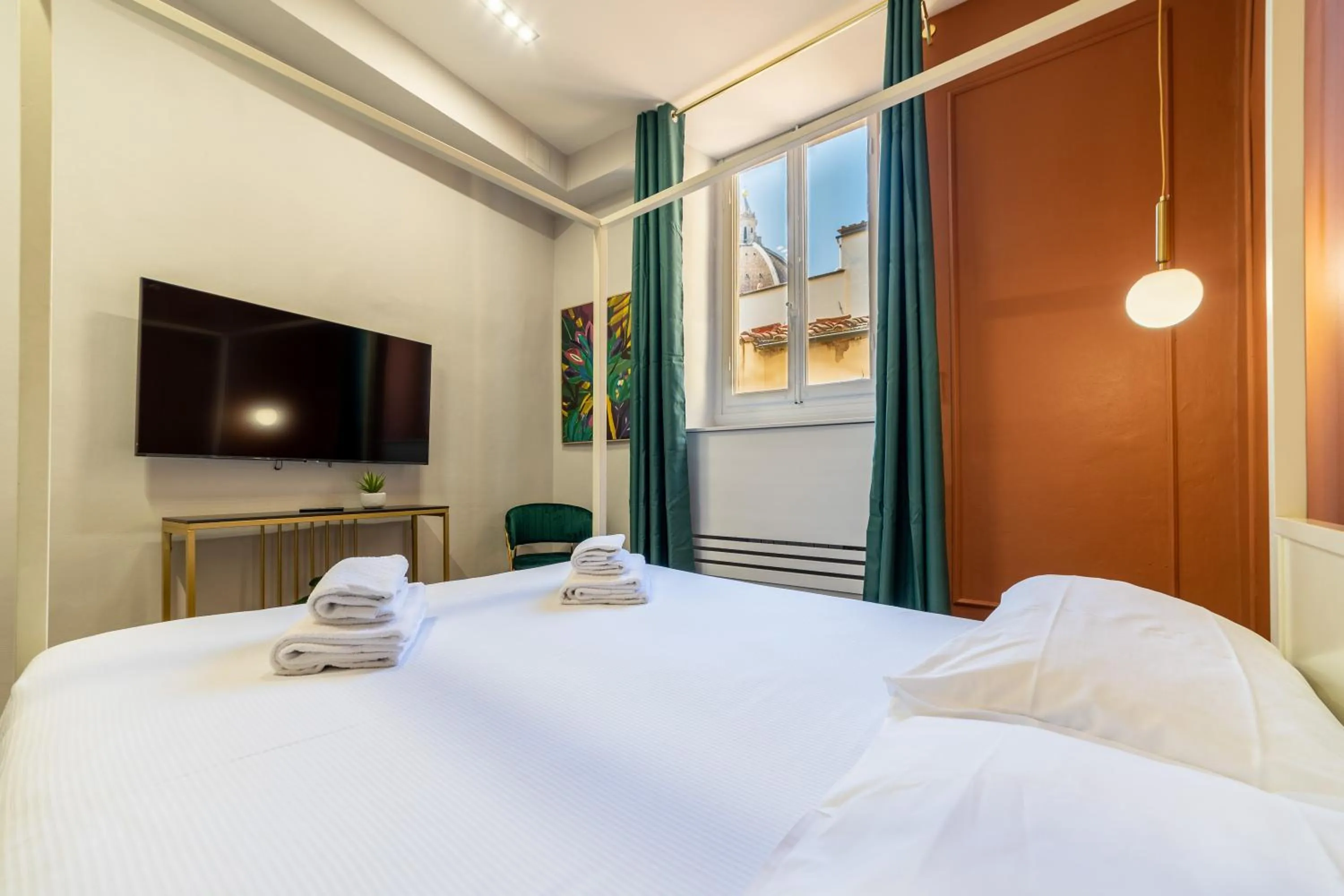 Bedroom, Bed in Romantic Room Duomo