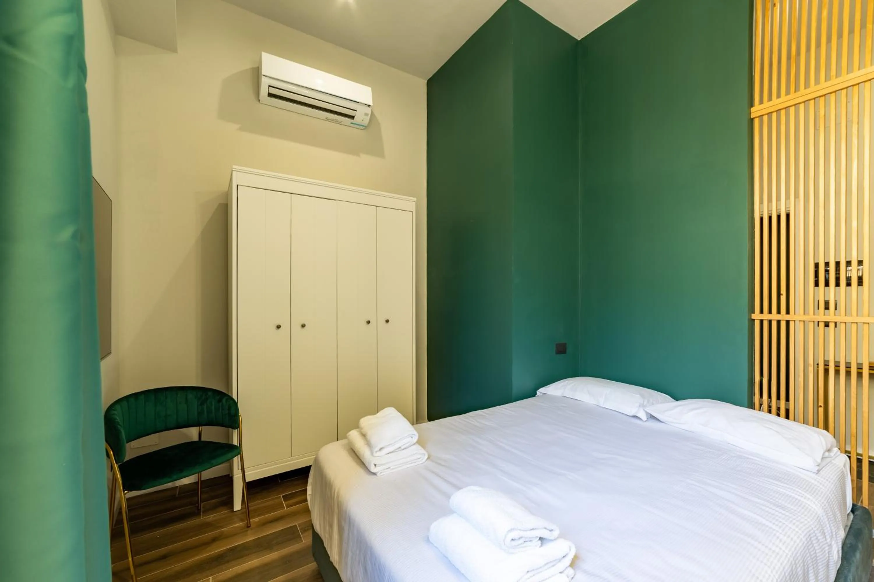 Bedroom, Bed in Romantic Room Duomo