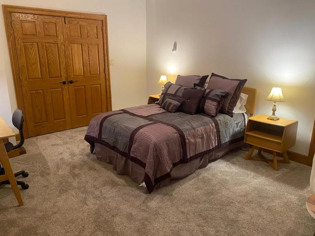 Bedroom in Chestnuthill Countryside Manor