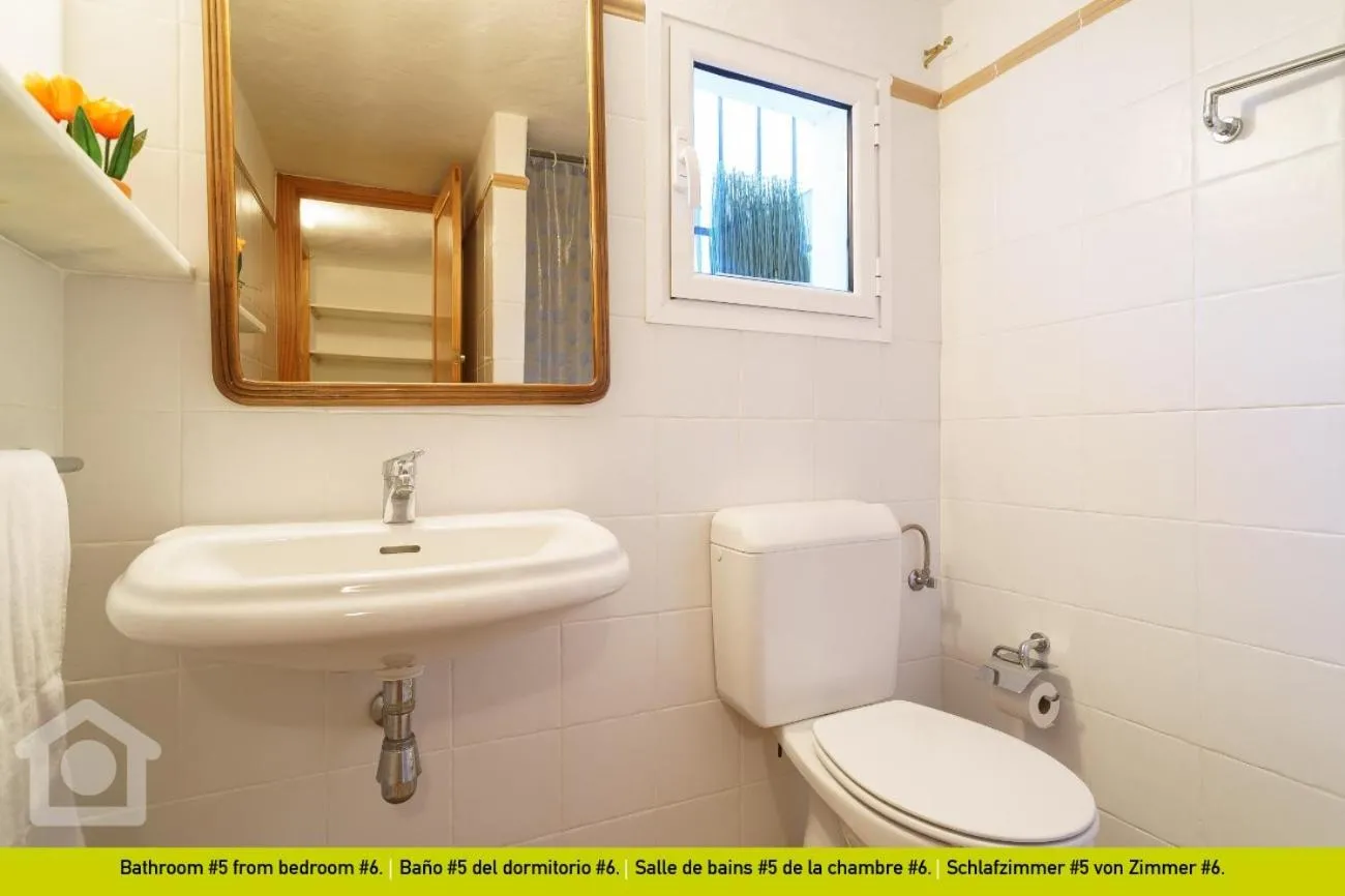 Bathroom in SolHabitat Villa La Andana