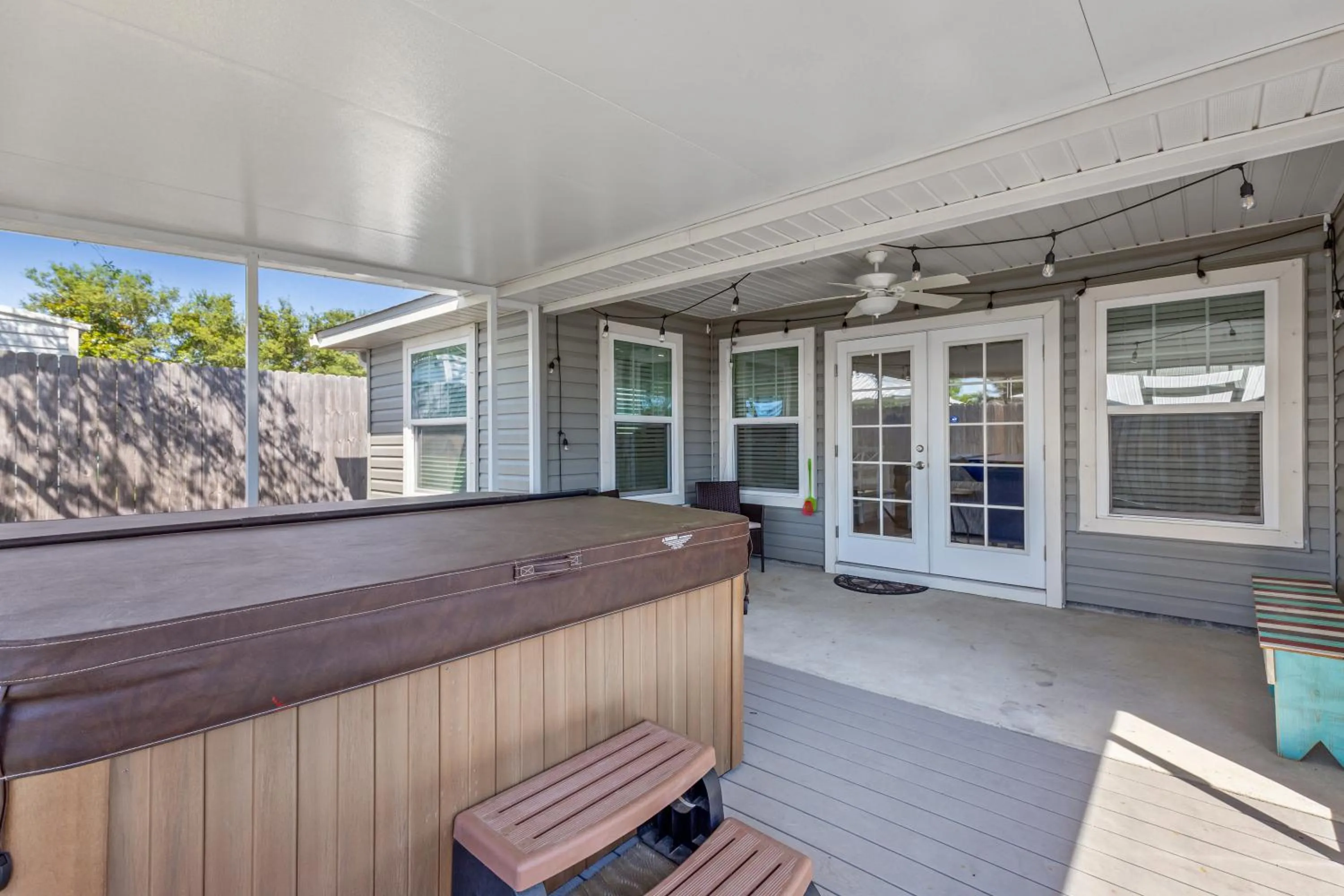 Bathroom in 3BD, 2BA Home! Family Friendly! Close to Beach! HOT TUB!