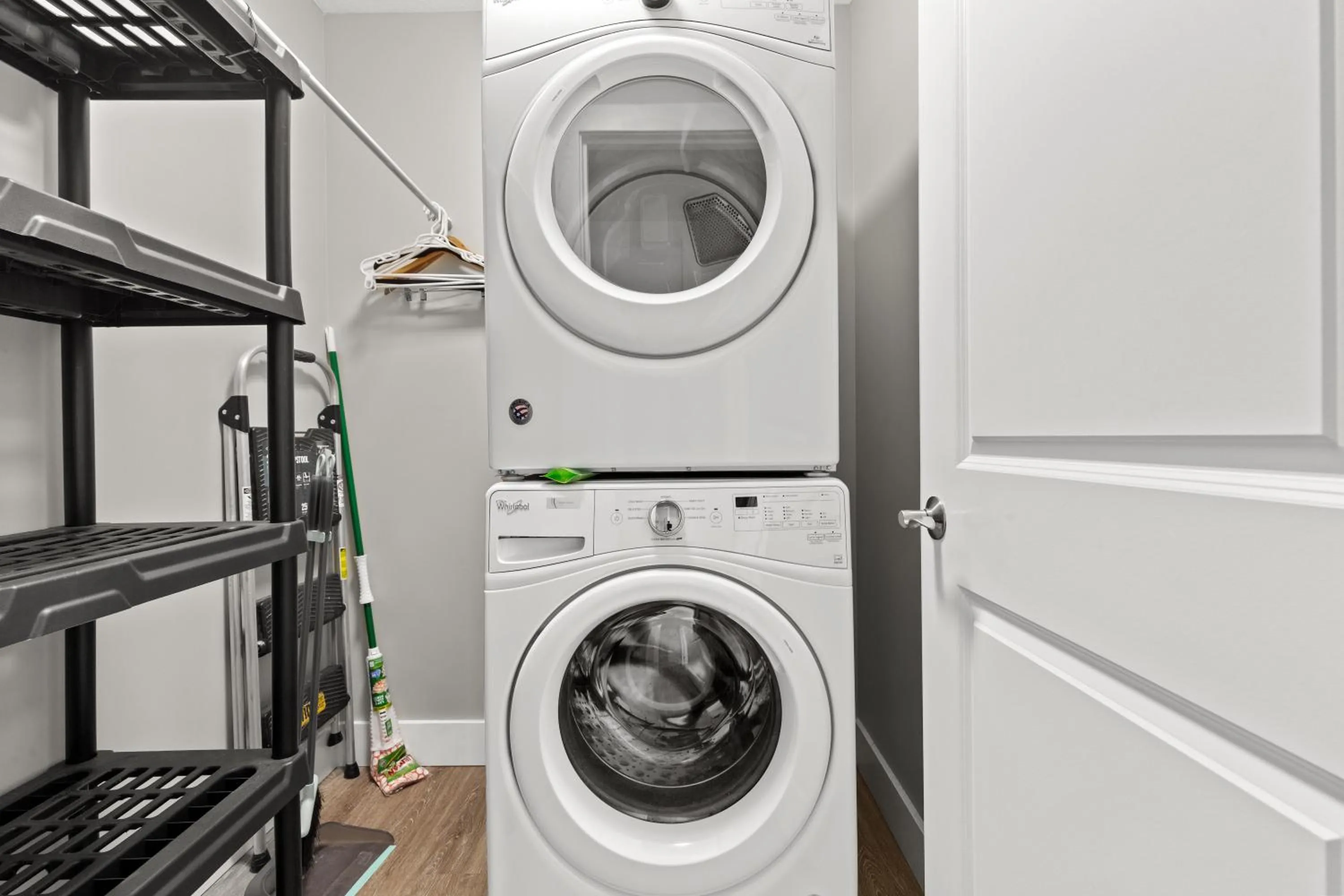 laundry in 3BD, 2BA Home! Family Friendly! Close to Beach! HOT TUB!