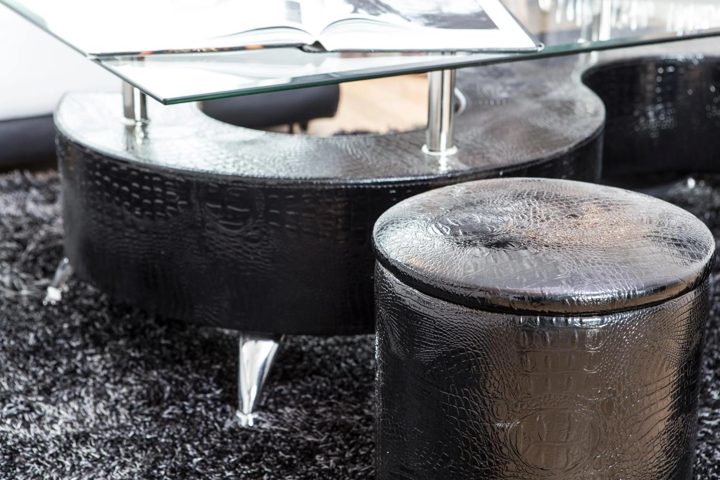 hair dresser in The Queen Luxury Apartments - Villa Marilyn