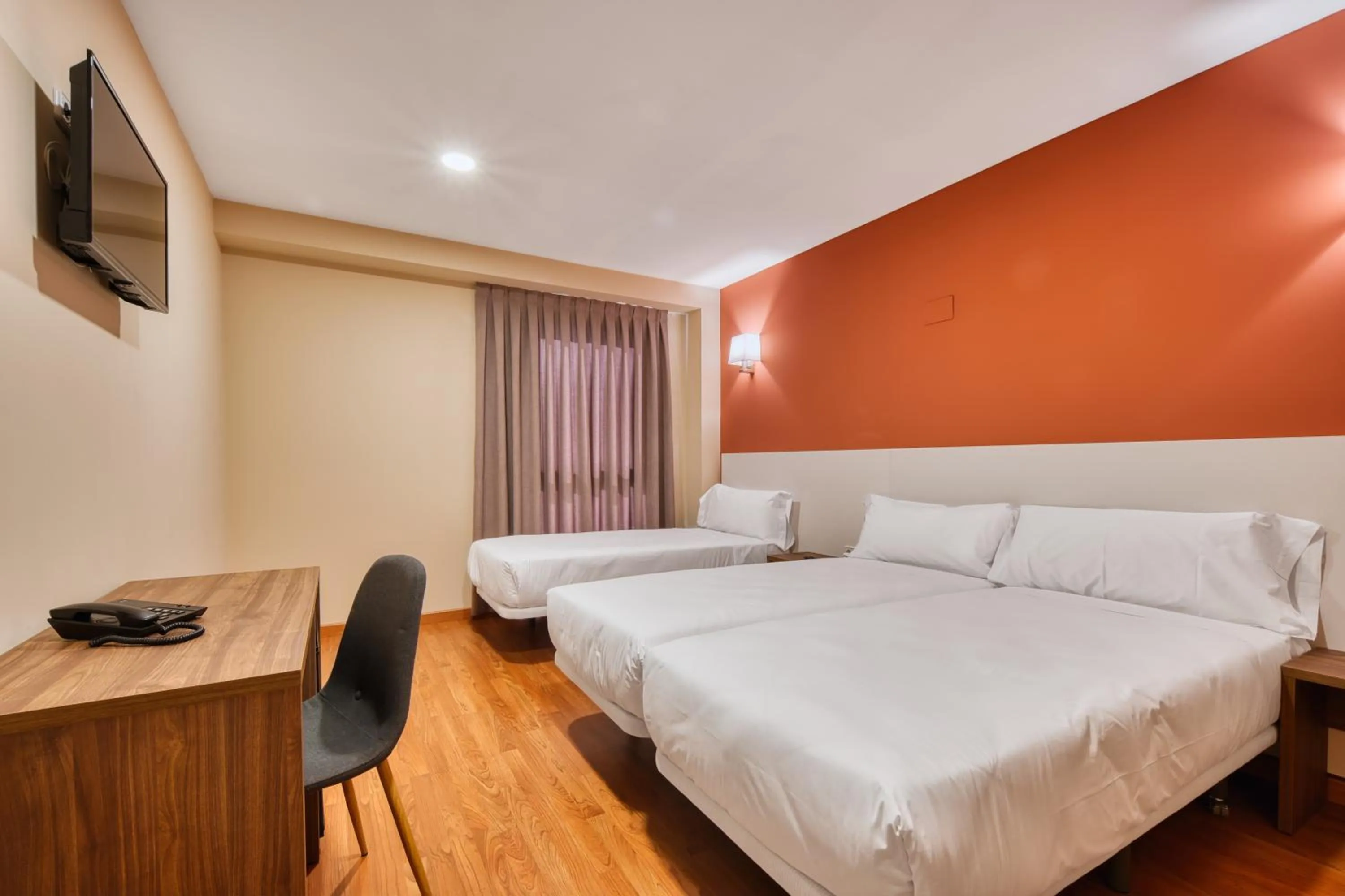 Bed in Checkin Madrid Móstoles