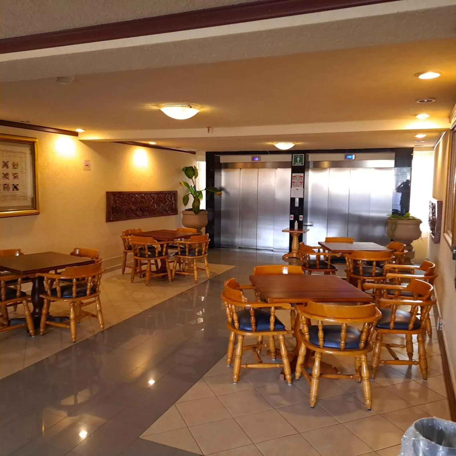 Living room in Howard Johnson by Wyndham Toluca